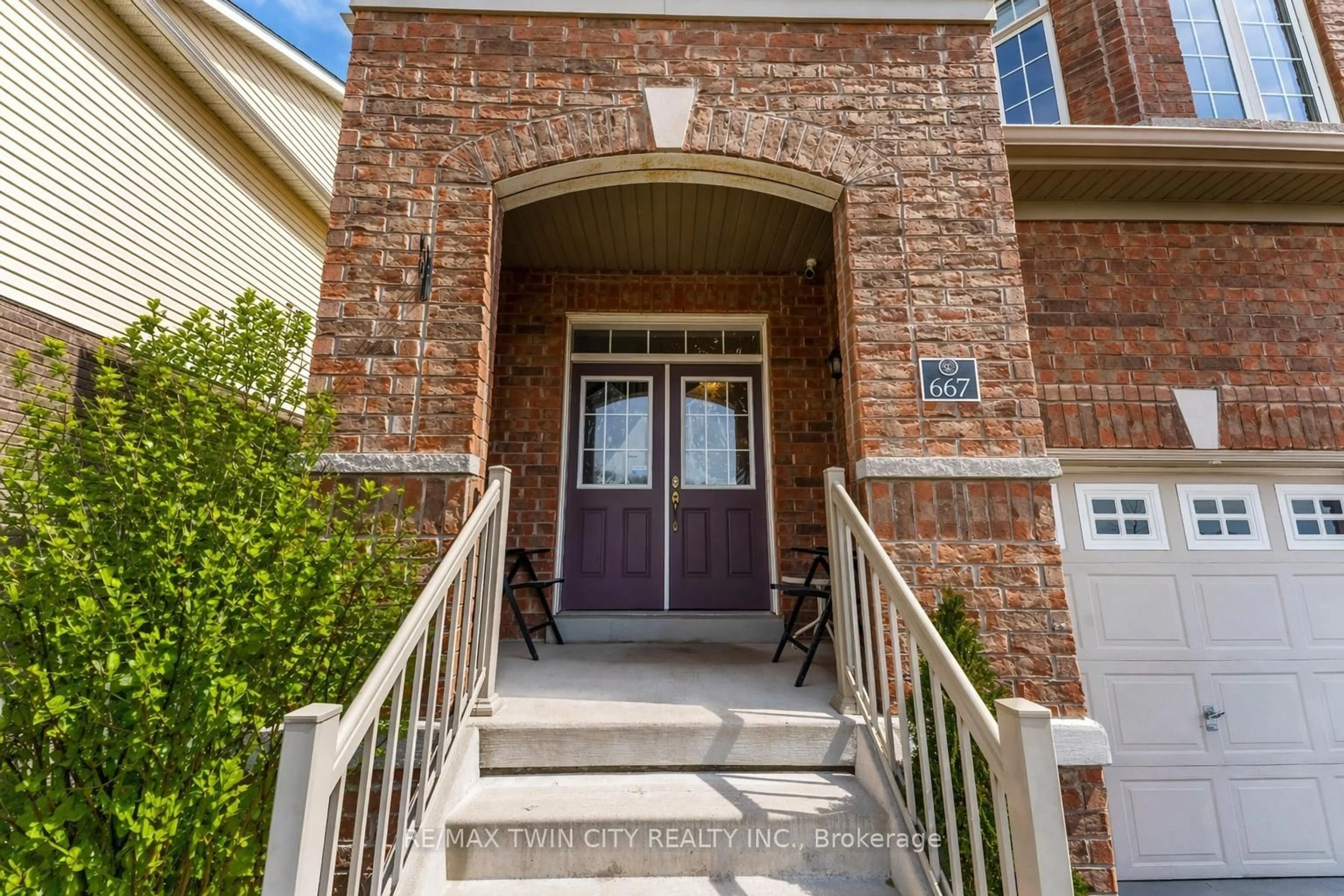 Unknown for 667 Linden Dr, Cambridge Ontario N3H 0B6