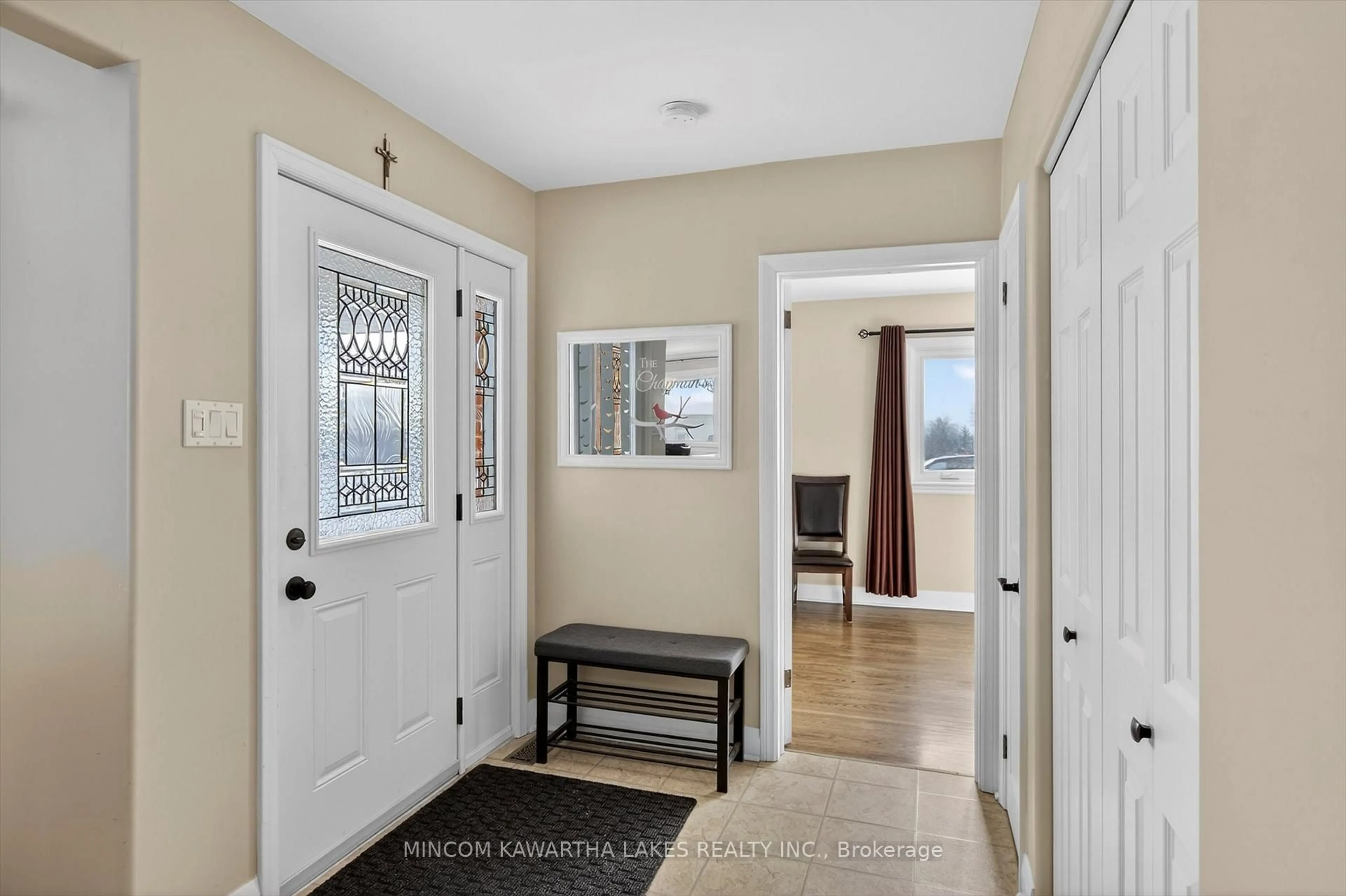 Indoor entryway for 630 Sherbrooke St, Peterborough Ontario K9J 2P6