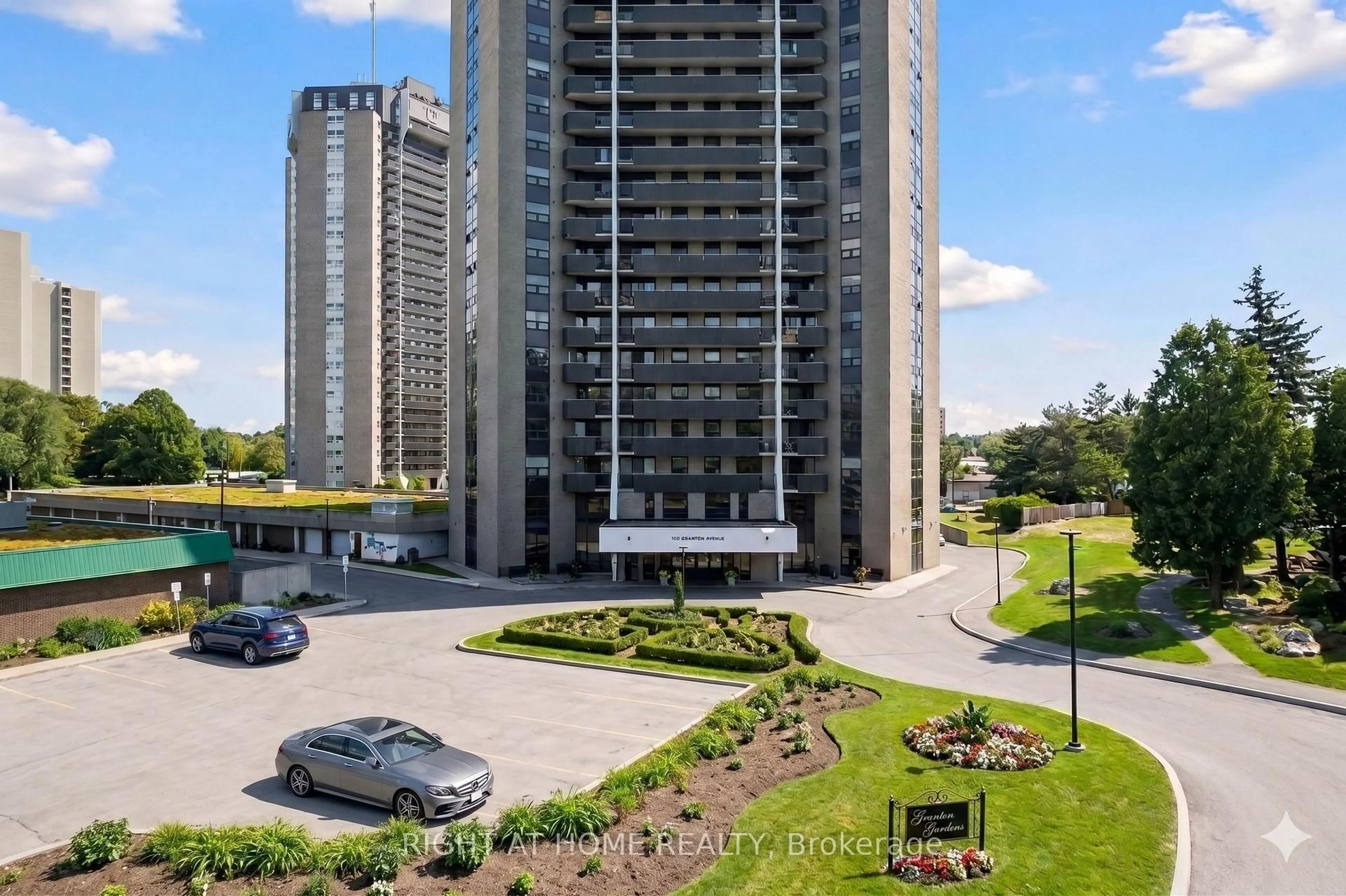 A pic from outside/outdoor area/front of a property/back of a property/a pic from drone, city buildings view from balcony for 900 Dynes Rd #1708, Ottawa Ontario K2C 3L6
