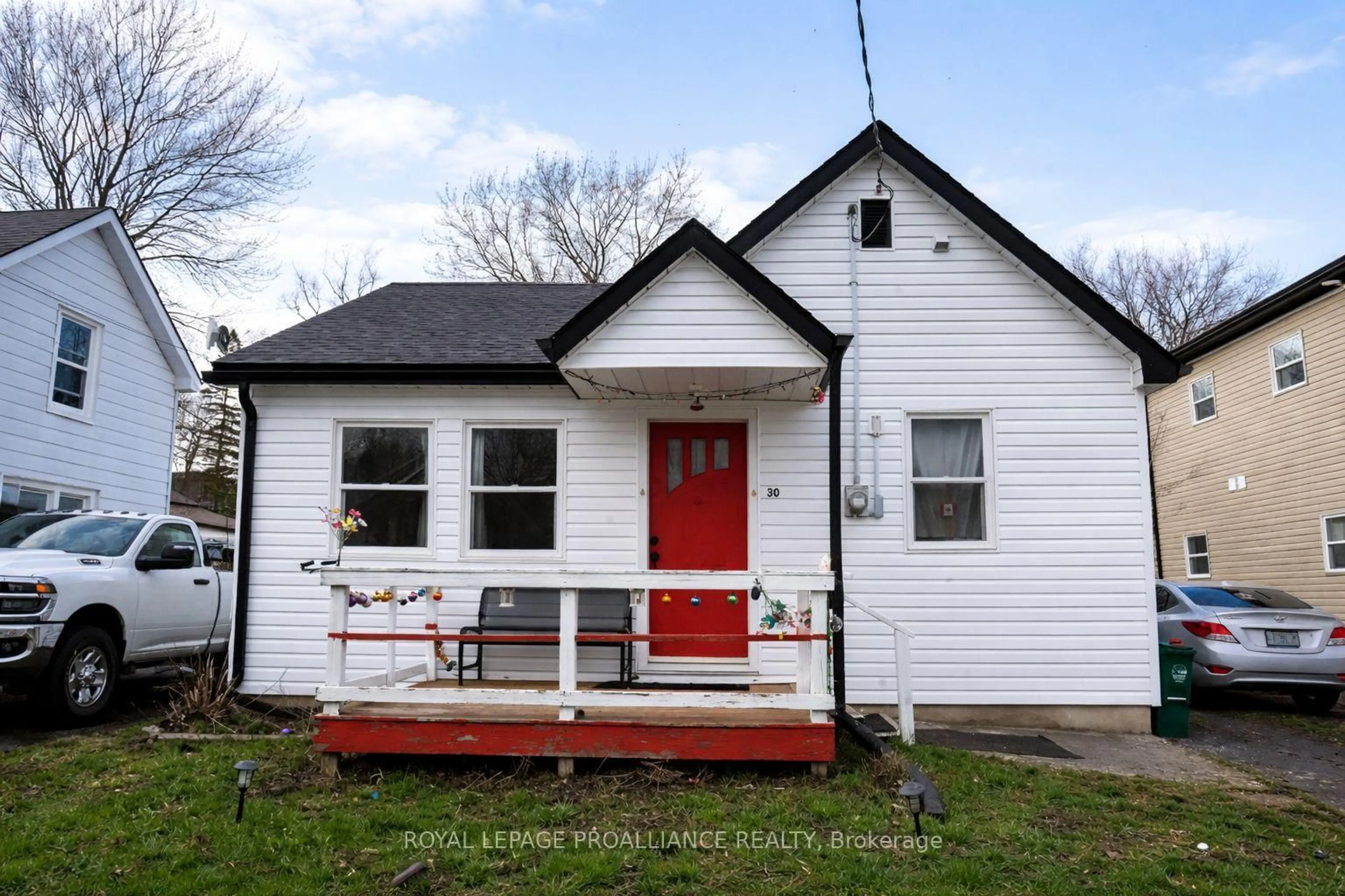 Unknown for 30 Strachan St, Belleville Ontario K8P 1W8