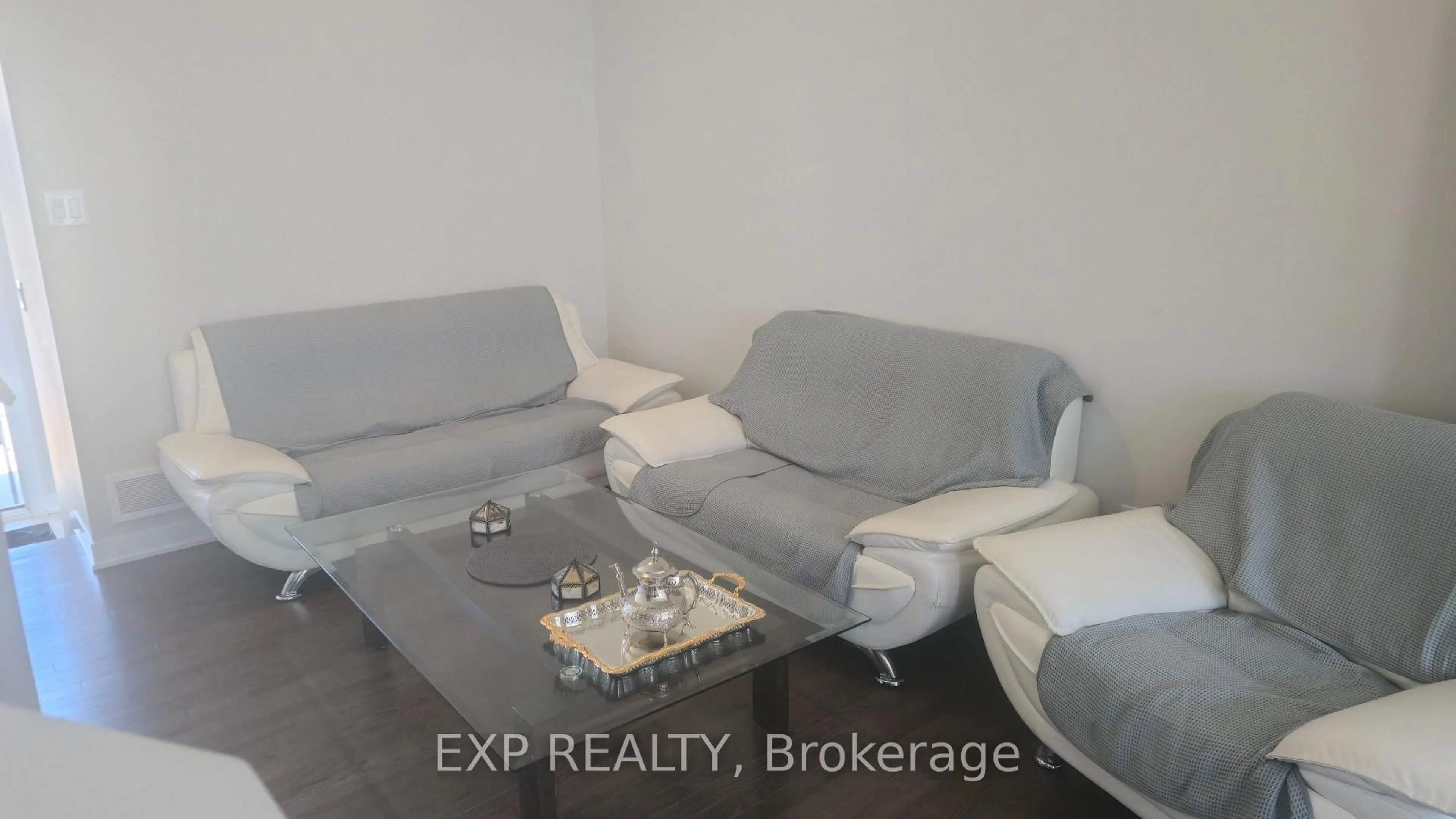 A pic of a room for 16 Tenuto Lane, Ottawa Ontario K1W 0S4