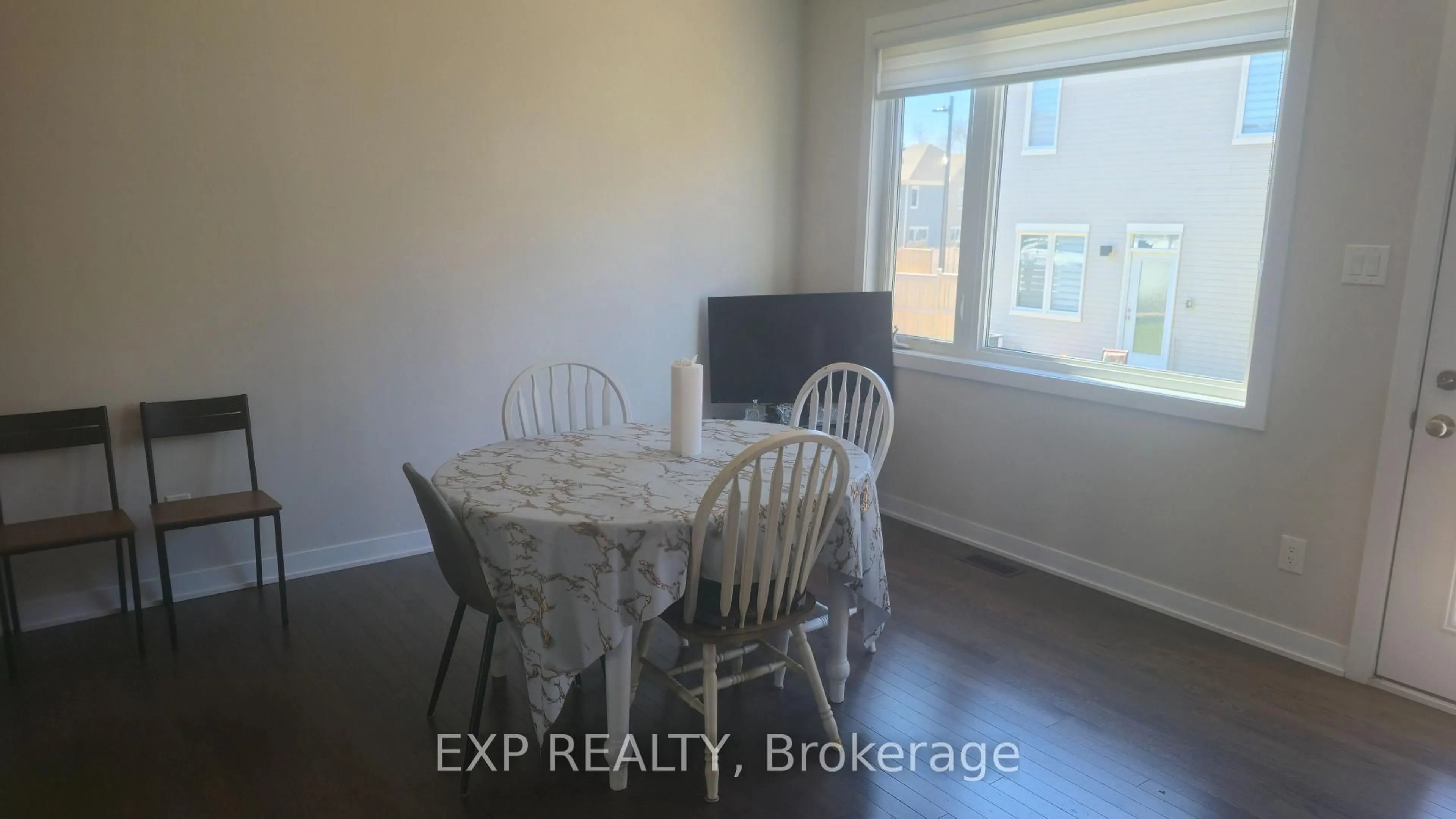 A pic of a room for 16 Tenuto Lane, Ottawa Ontario K1W 0S4