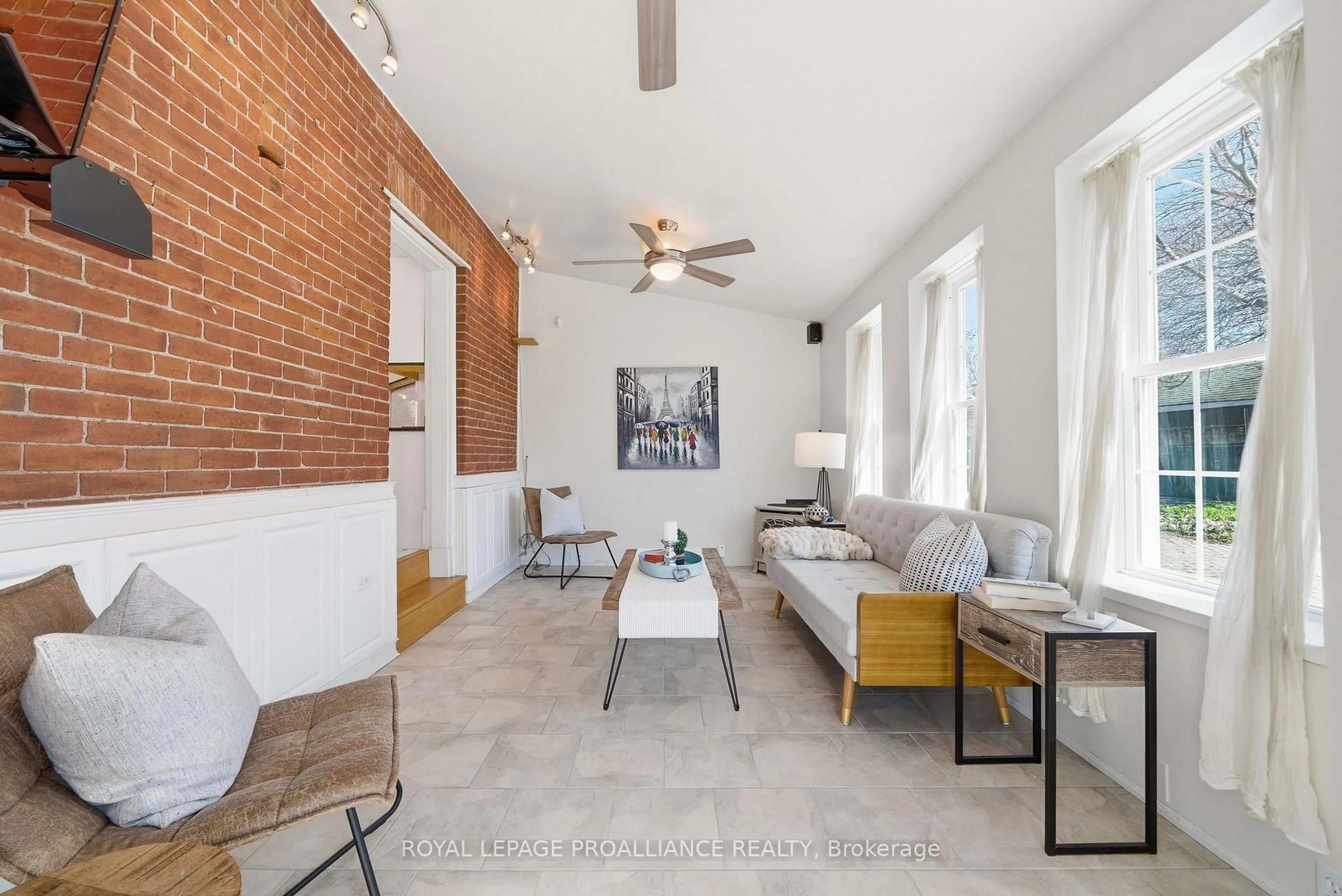 Living room with furniture, unknown for 287 John St, Belleville Ontario K8N 3G4