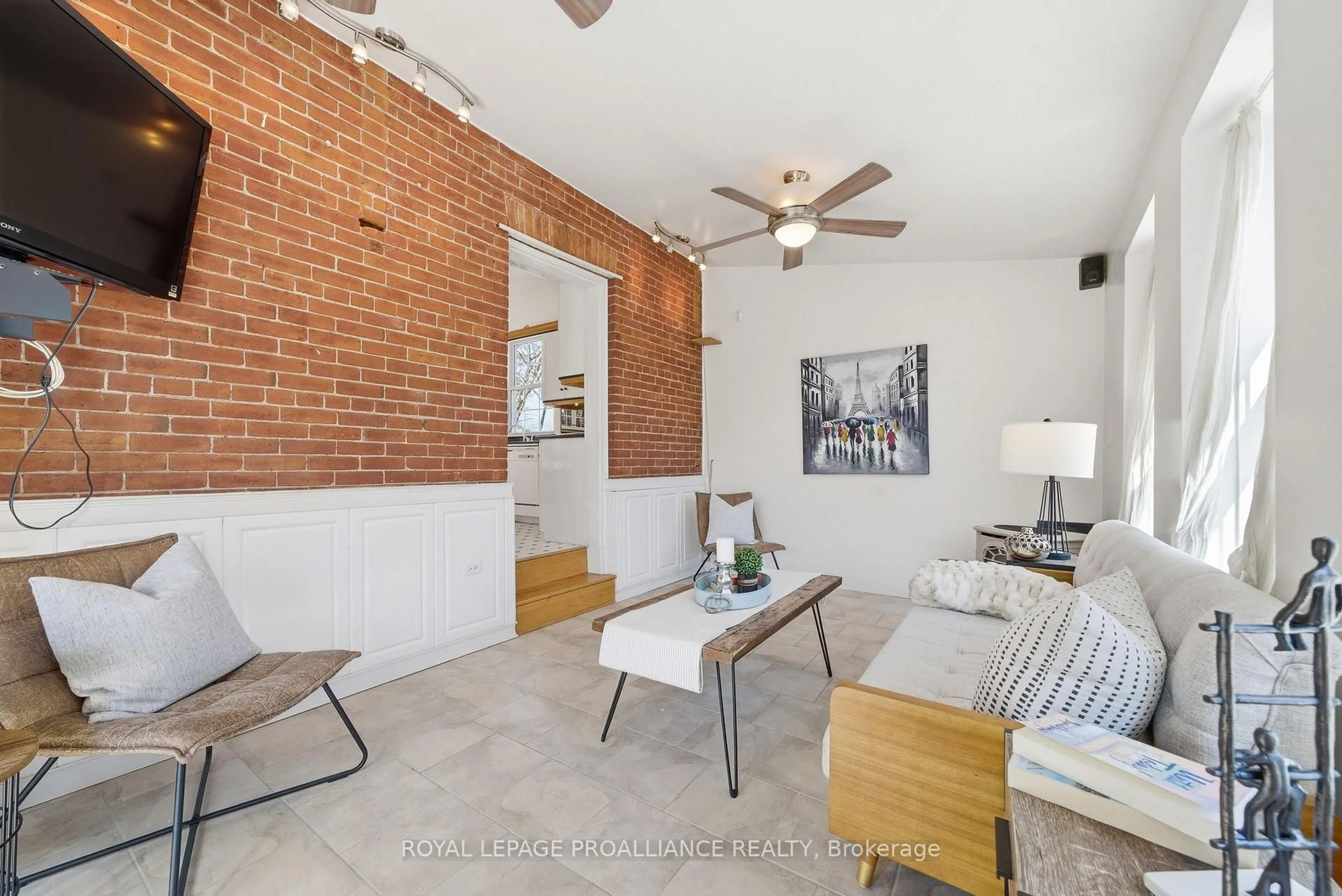 Living room with furniture, ceramic/tile floor for 287 John St, Belleville Ontario K8N 3G4