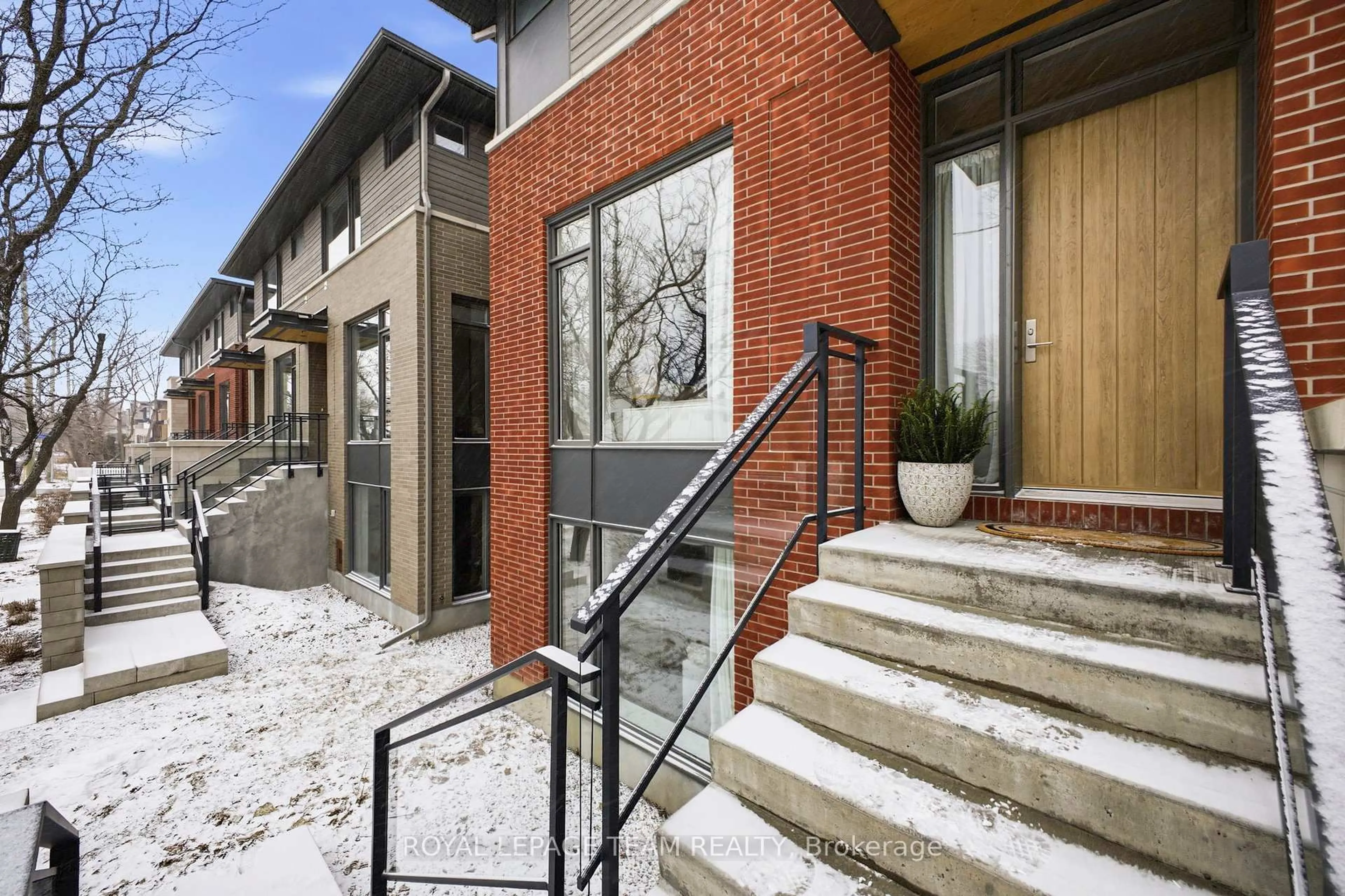 Home with brick exterior material, street for 526 Edison Ave, Ottawa Ontario K2A 3Y5
