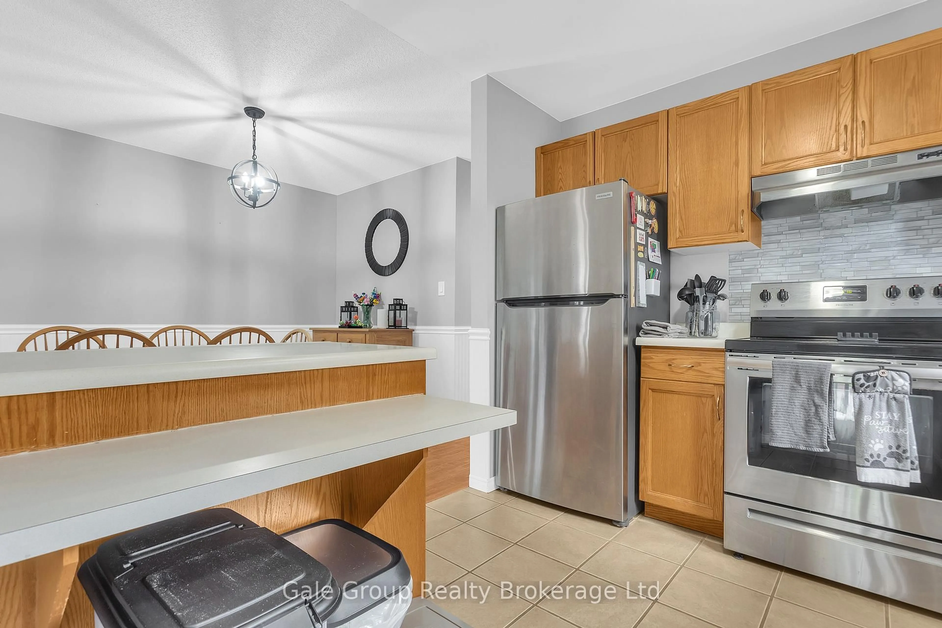 Standard kitchen, ceramic/tile floor for 1132 Pearson Dr, Woodstock Ontario N4S 8V2