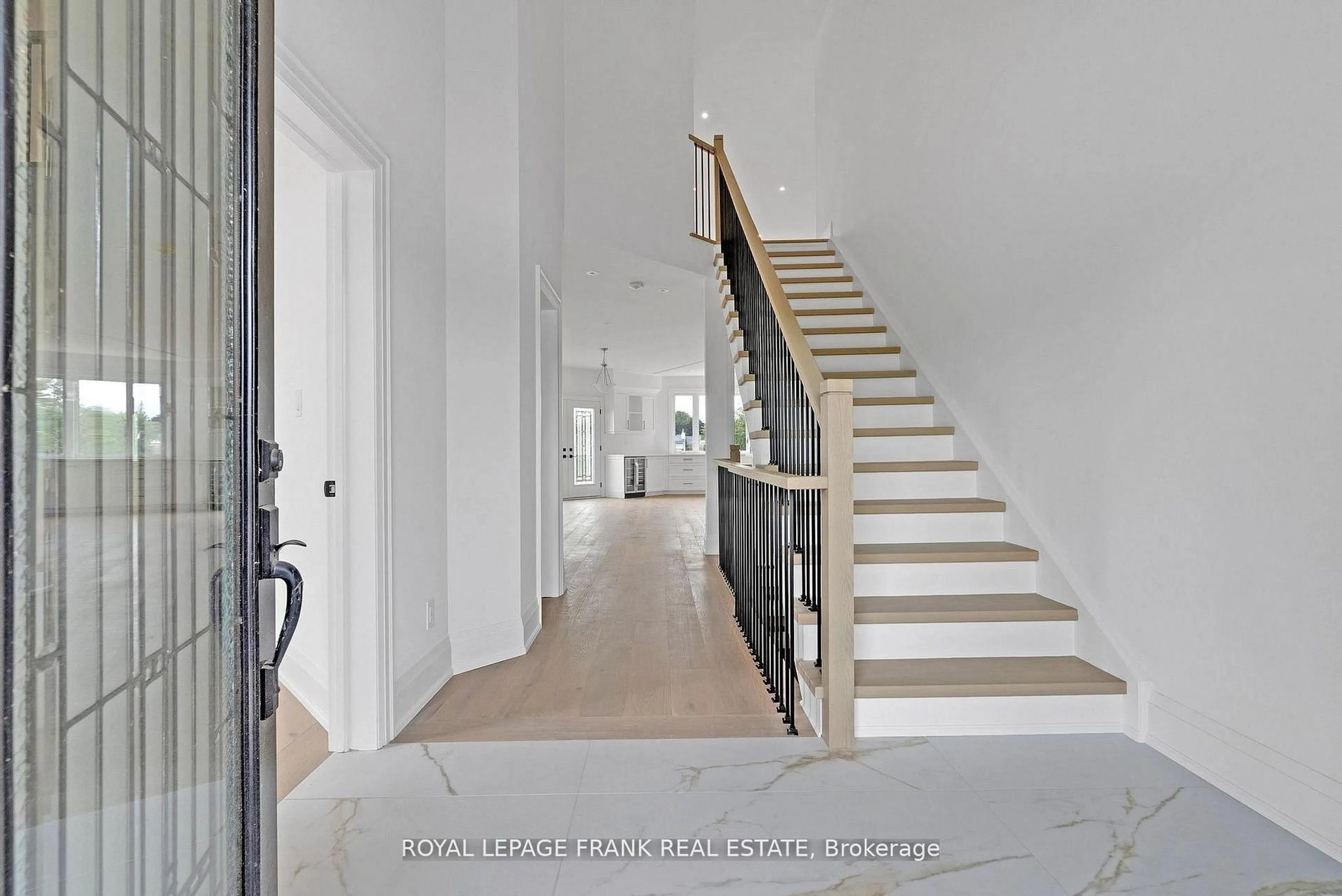 Indoor foyer for 42 Pond St, Trent Hills Ontario K0L 1Y0