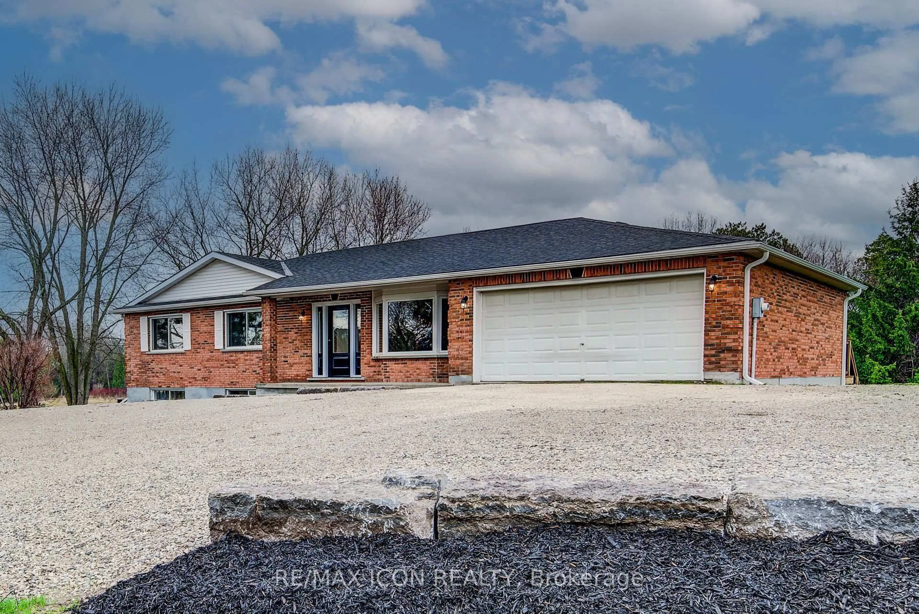 Home with brick exterior material, street for 5762 8th Line, Guelph/Eramosa Ontario N0B 1B0