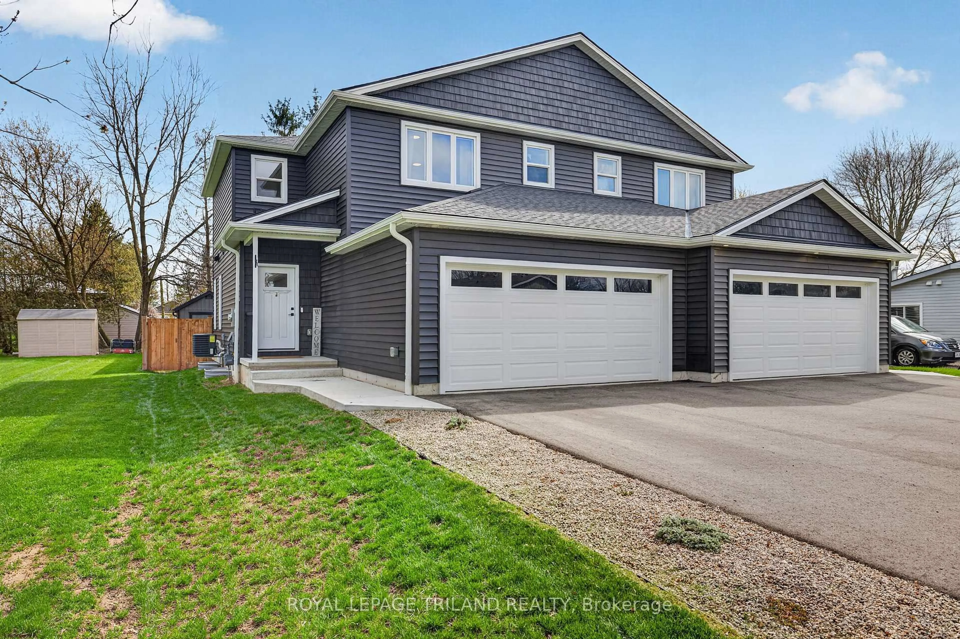 Home with vinyl exterior material, street for 51253 Ashton St, Malahide Ontario N0L 2J0