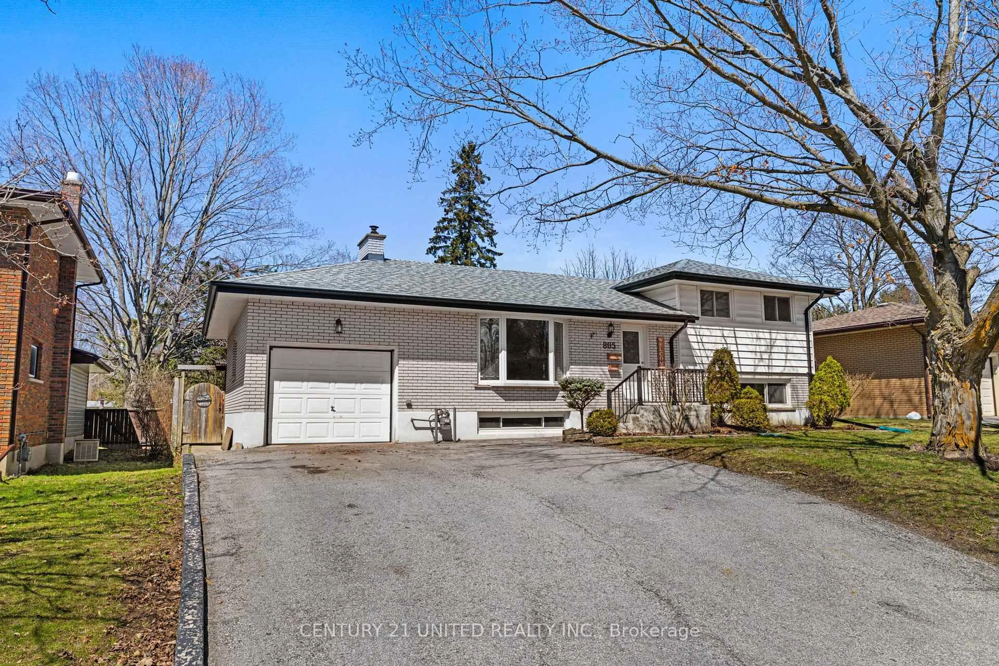 A pic from outside/outdoor area/front of a property/back of a property/a pic from drone, street for 805 Highland Crt, Peterborough Ontario K9H 5K1