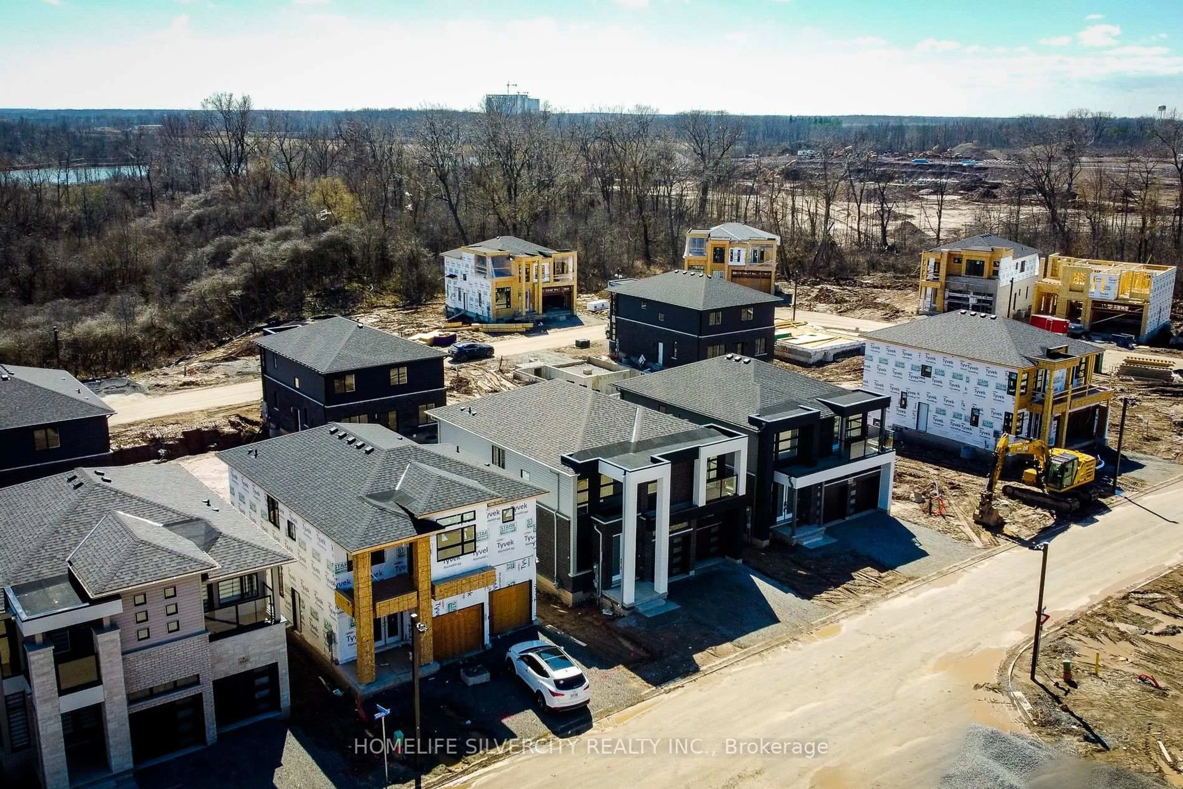 A pic from outside/outdoor area/front of a property/back of a property/a pic from drone, building for 6454 Sunshine Common, Niagara Falls Ontario L2G 0E4