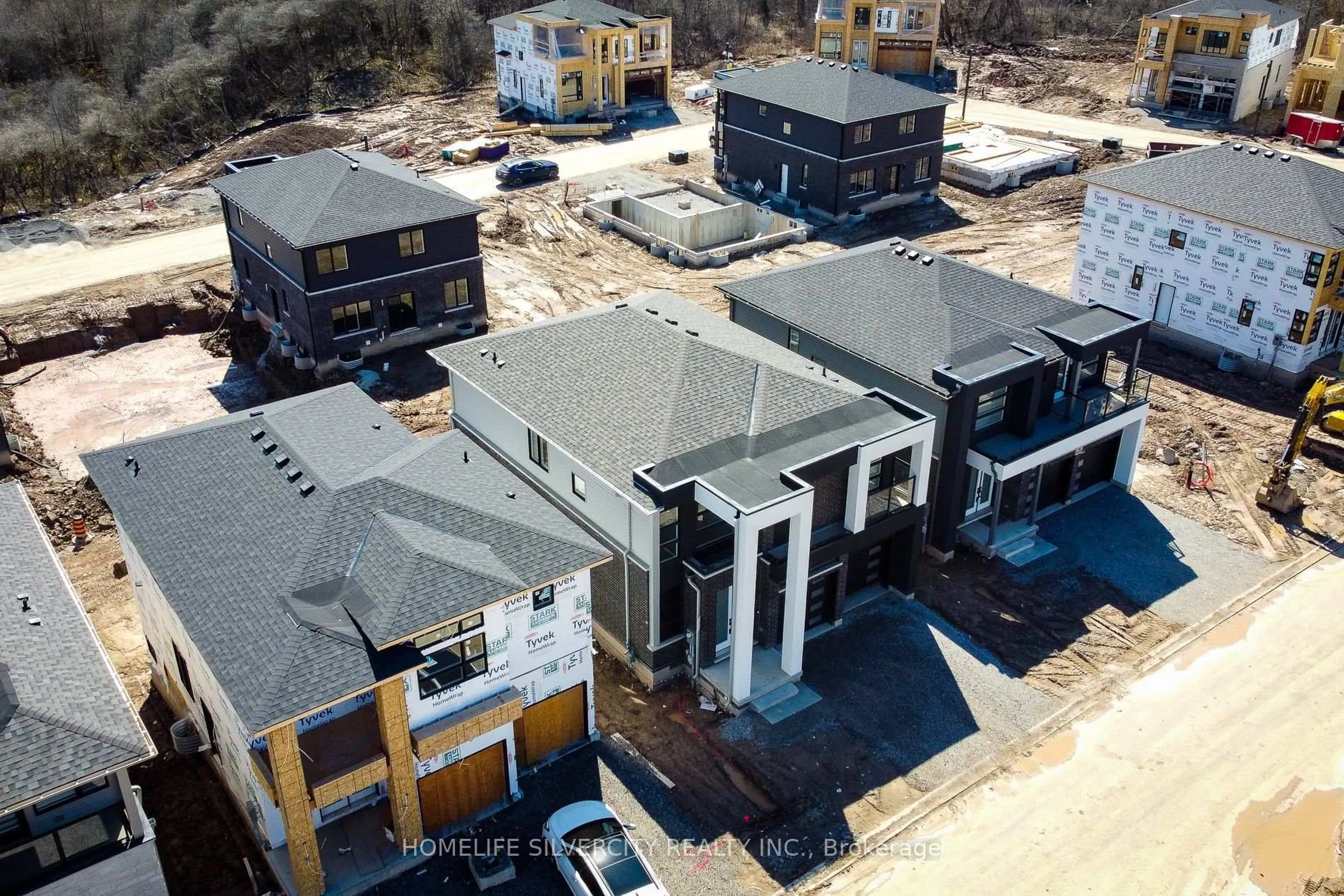 A pic from outside/outdoor area/front of a property/back of a property/a pic from drone, building for 6454 Sunshine Common, Niagara Falls Ontario L2G 0E4