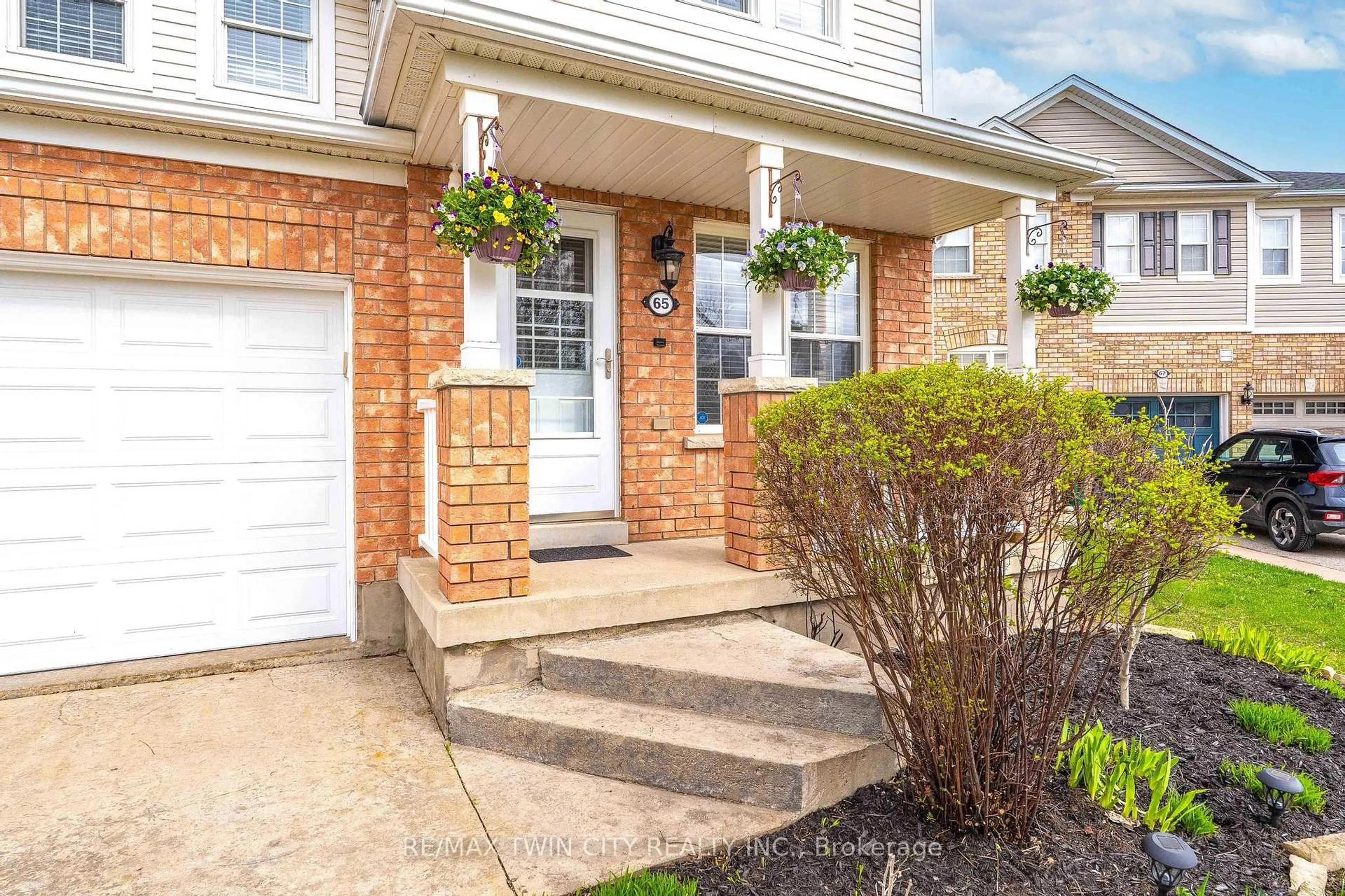 Unknown for 65 Bloomington Dr, Cambridge Ontario N1P 1J5