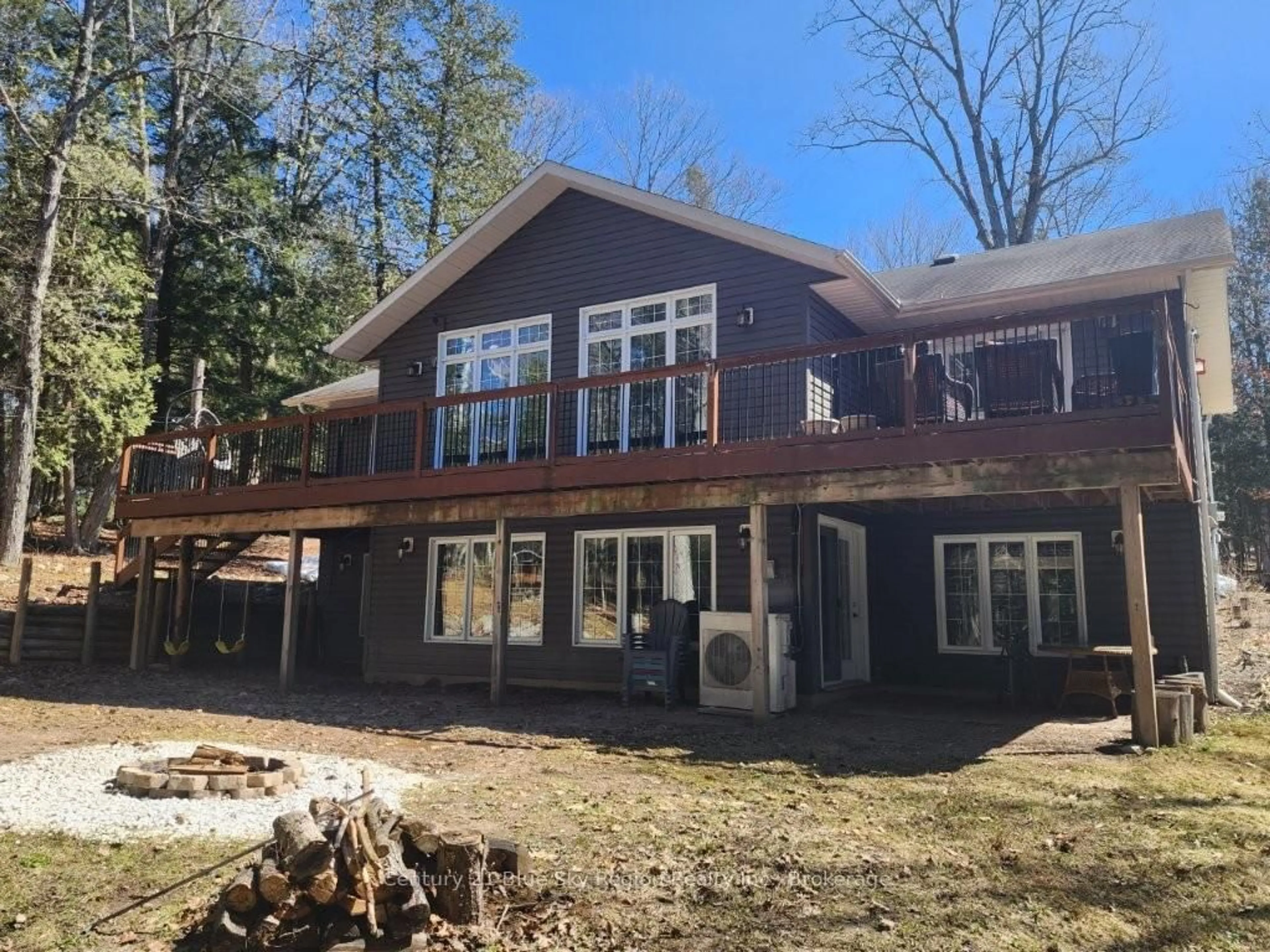 Home with vinyl exterior material, water/lake/river/ocean view for 52 Ouellette Rd, East Ferris Ontario P0H 1K0