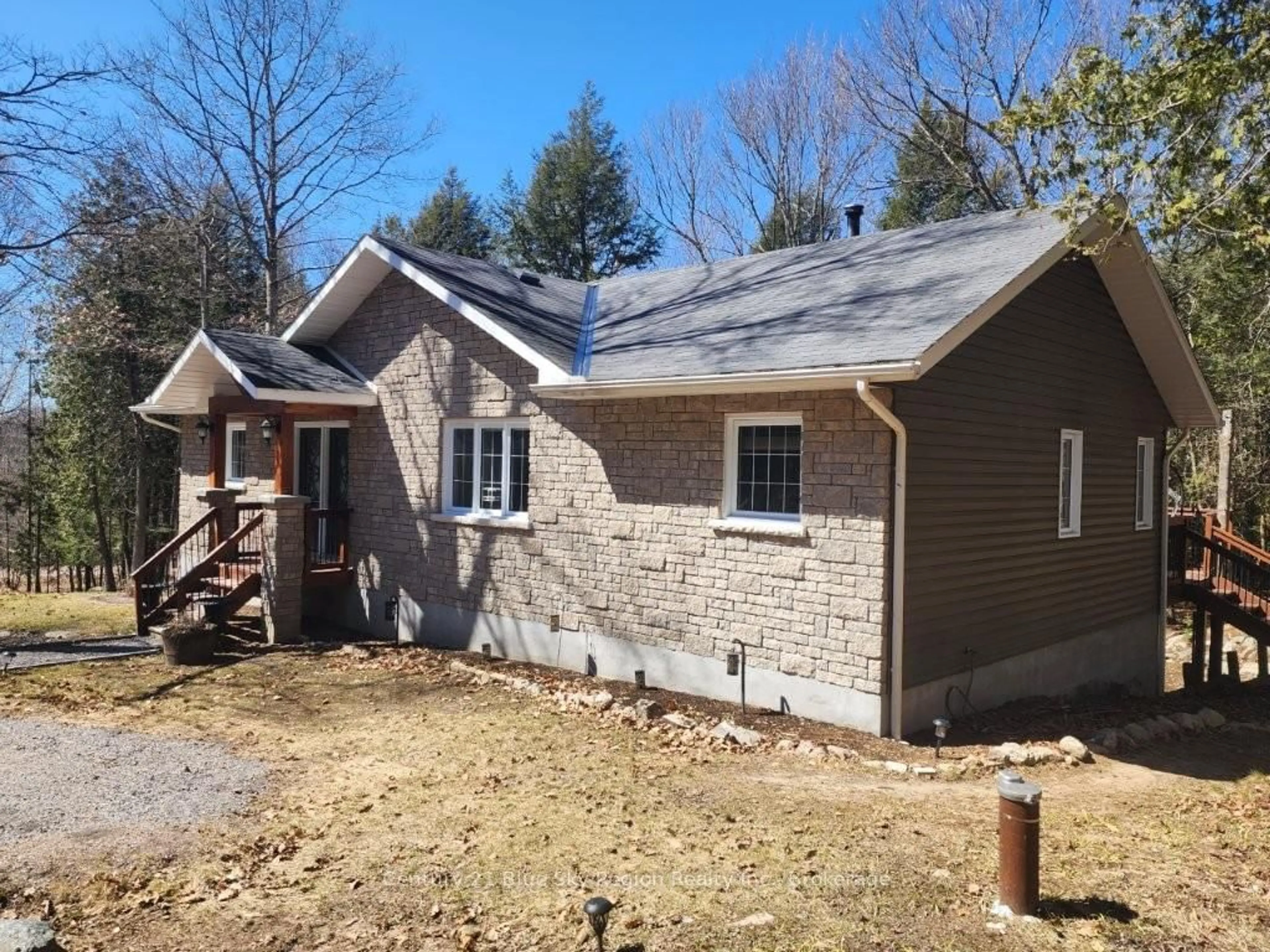 Home with vinyl exterior material, building for 52 Ouellette Rd, East Ferris Ontario P0H 1K0