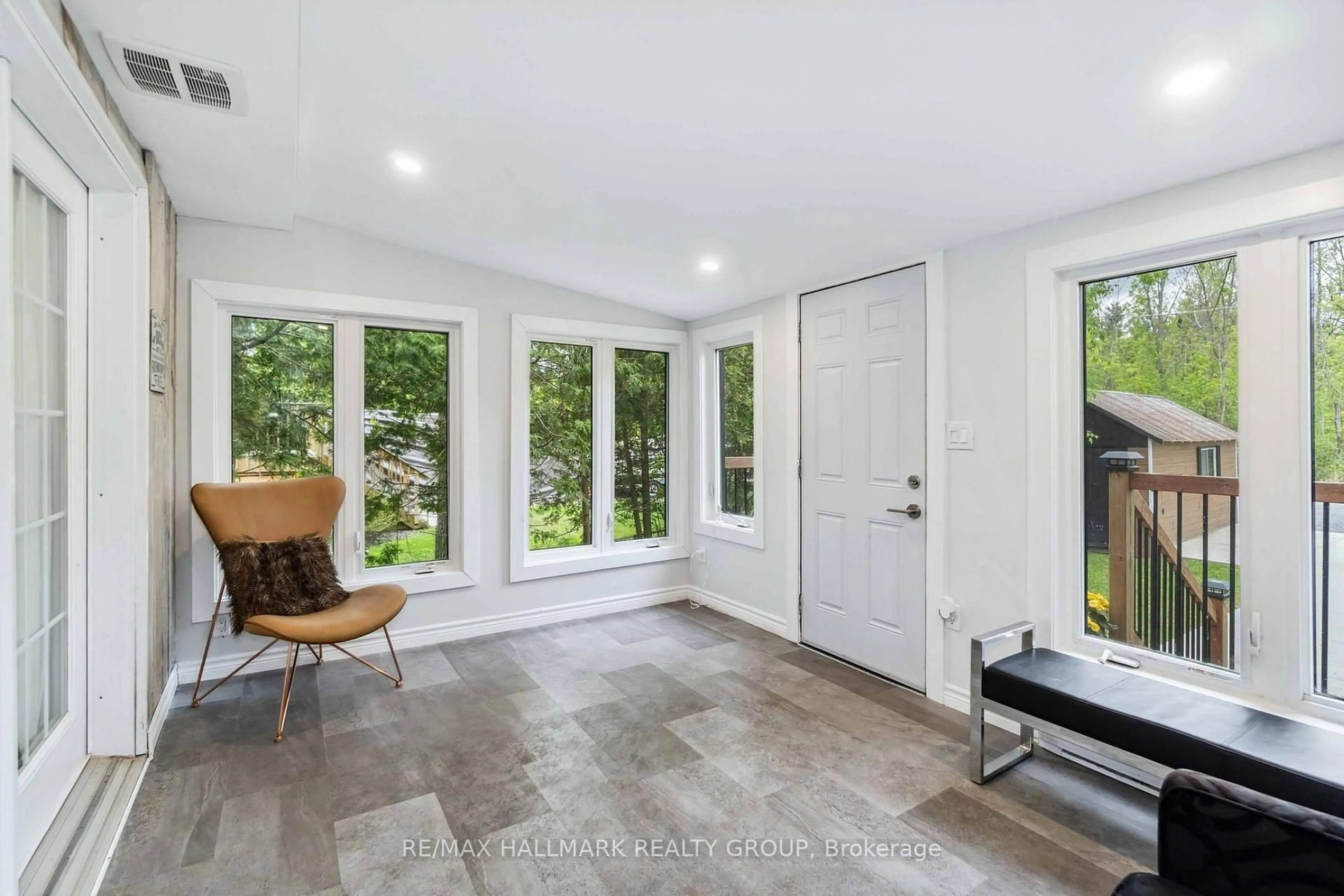 Indoor entryway for 2824 Barts Lane, Kemptville Ontario K0G 1J0