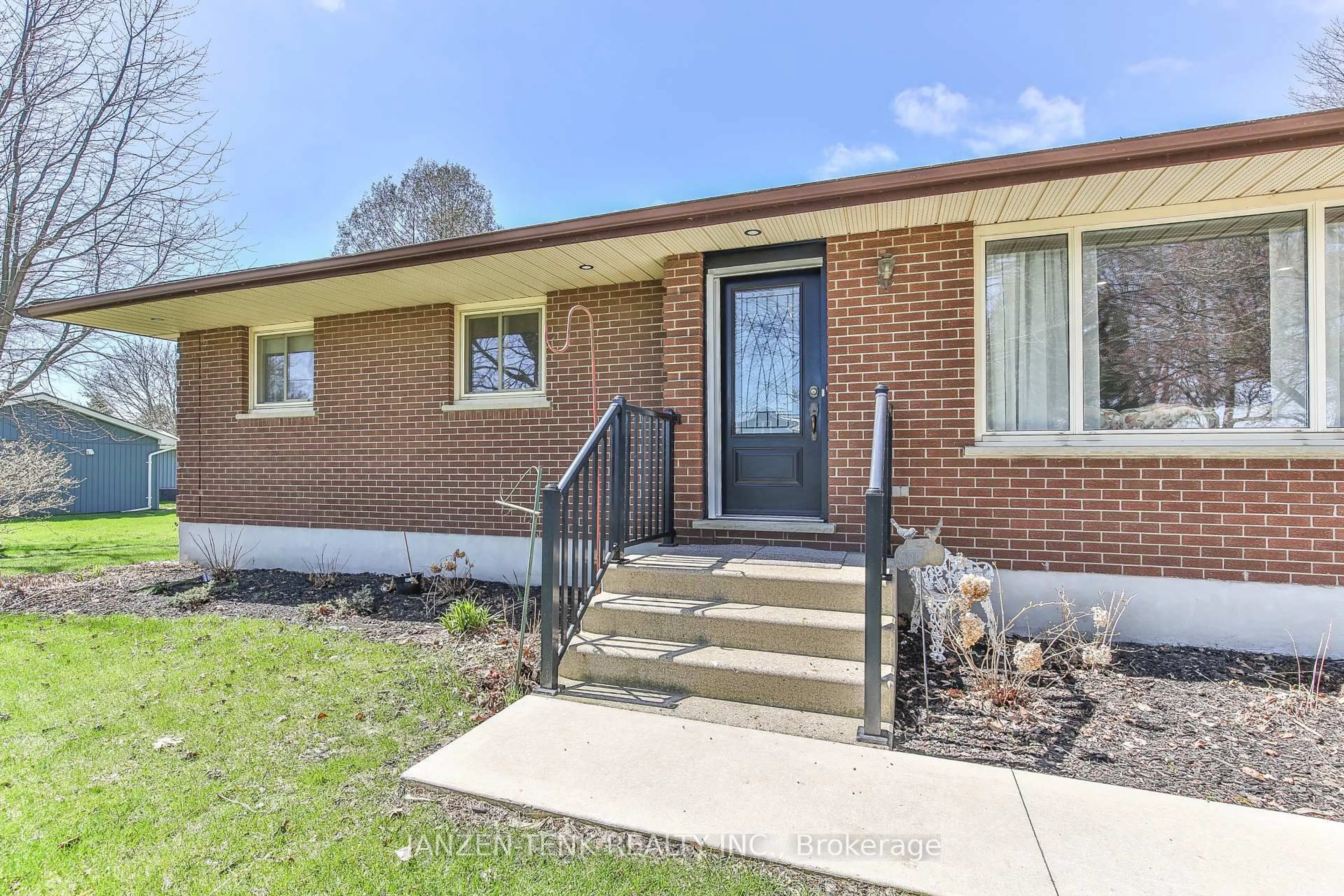 Home with brick exterior material, street for 6551 Springfield Rd, Malahide Ontario N5H 2R5