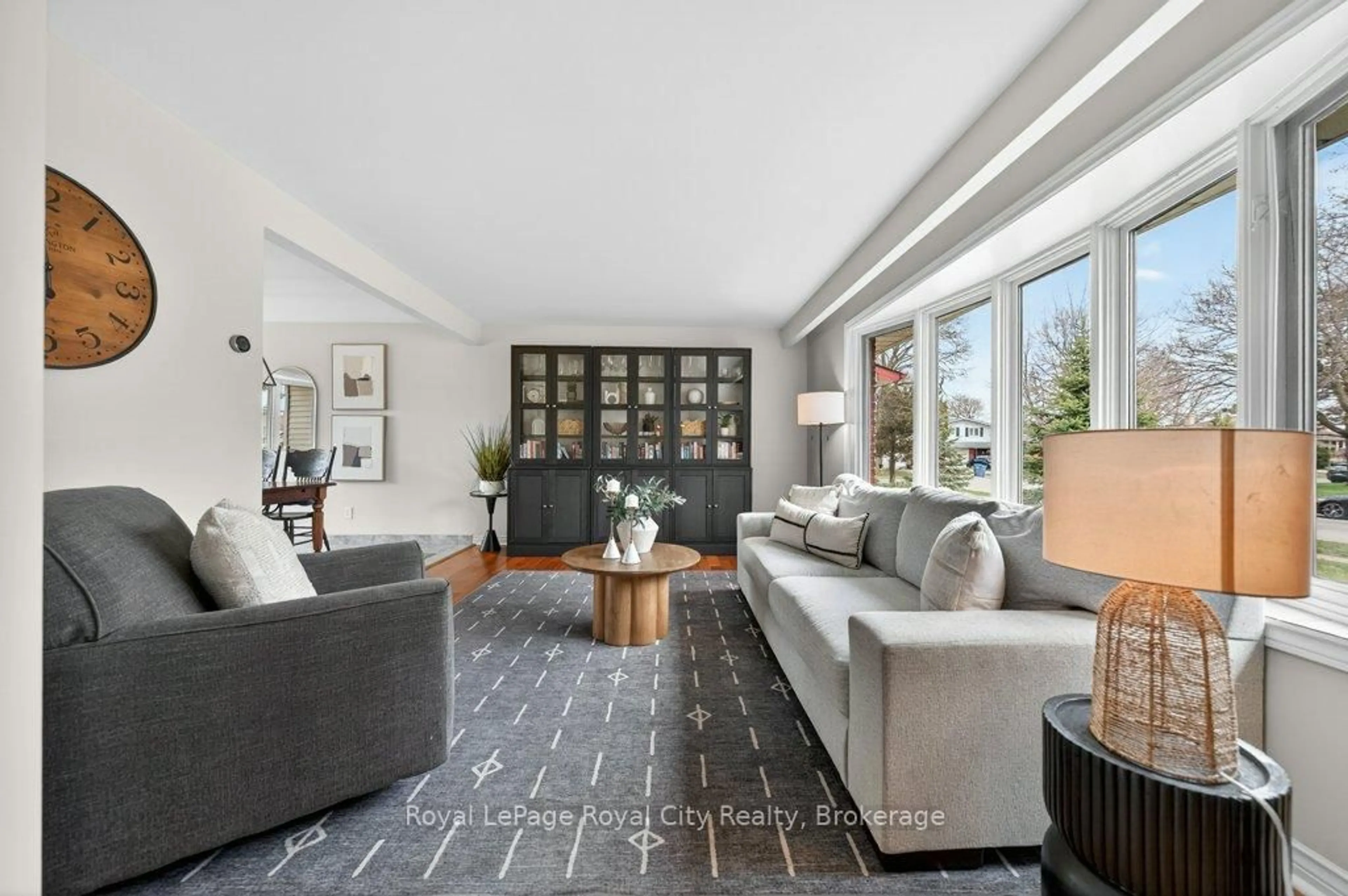 Living room with furniture, unknown for 5 Skye Pl, Guelph Ontario N1G 1M5