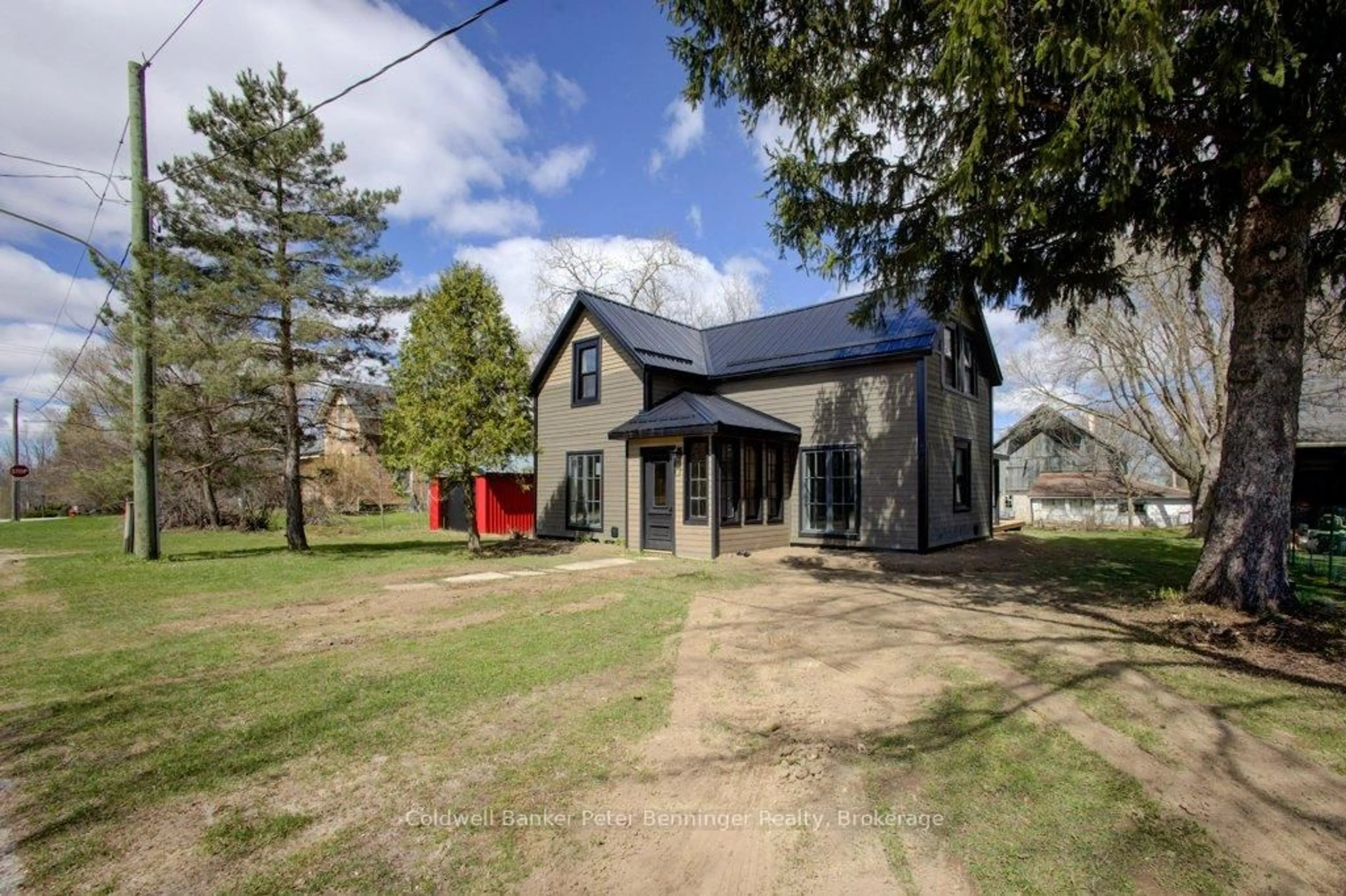 A pic from outside/outdoor area/front of a property/back of a property/a pic from drone, building for 250 Alma St, Arran-Elderslie Ontario N0G 2N0