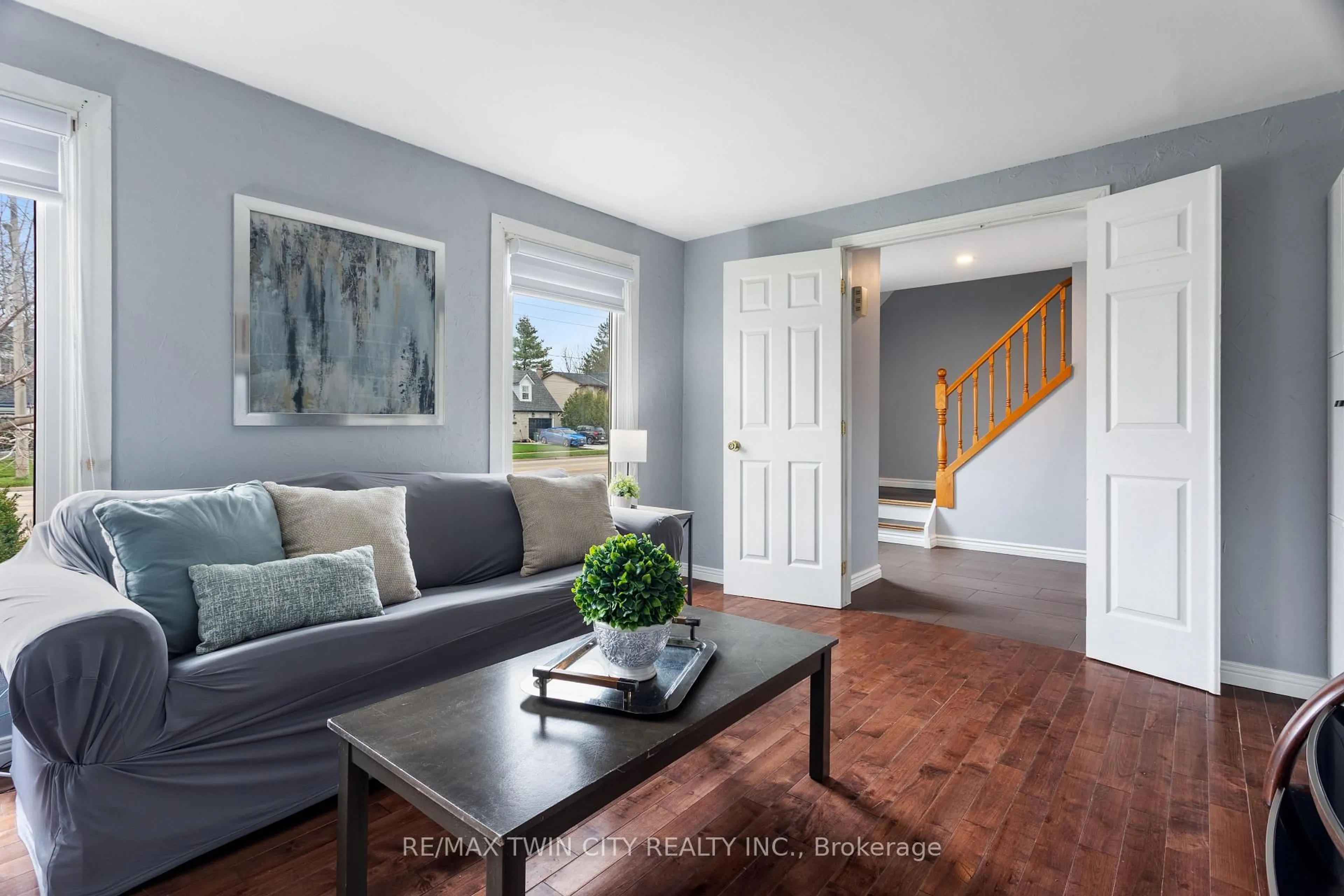 Living room with furniture, unknown for 769 Scottsdale Dr, Guelph Ontario N1G 3N7