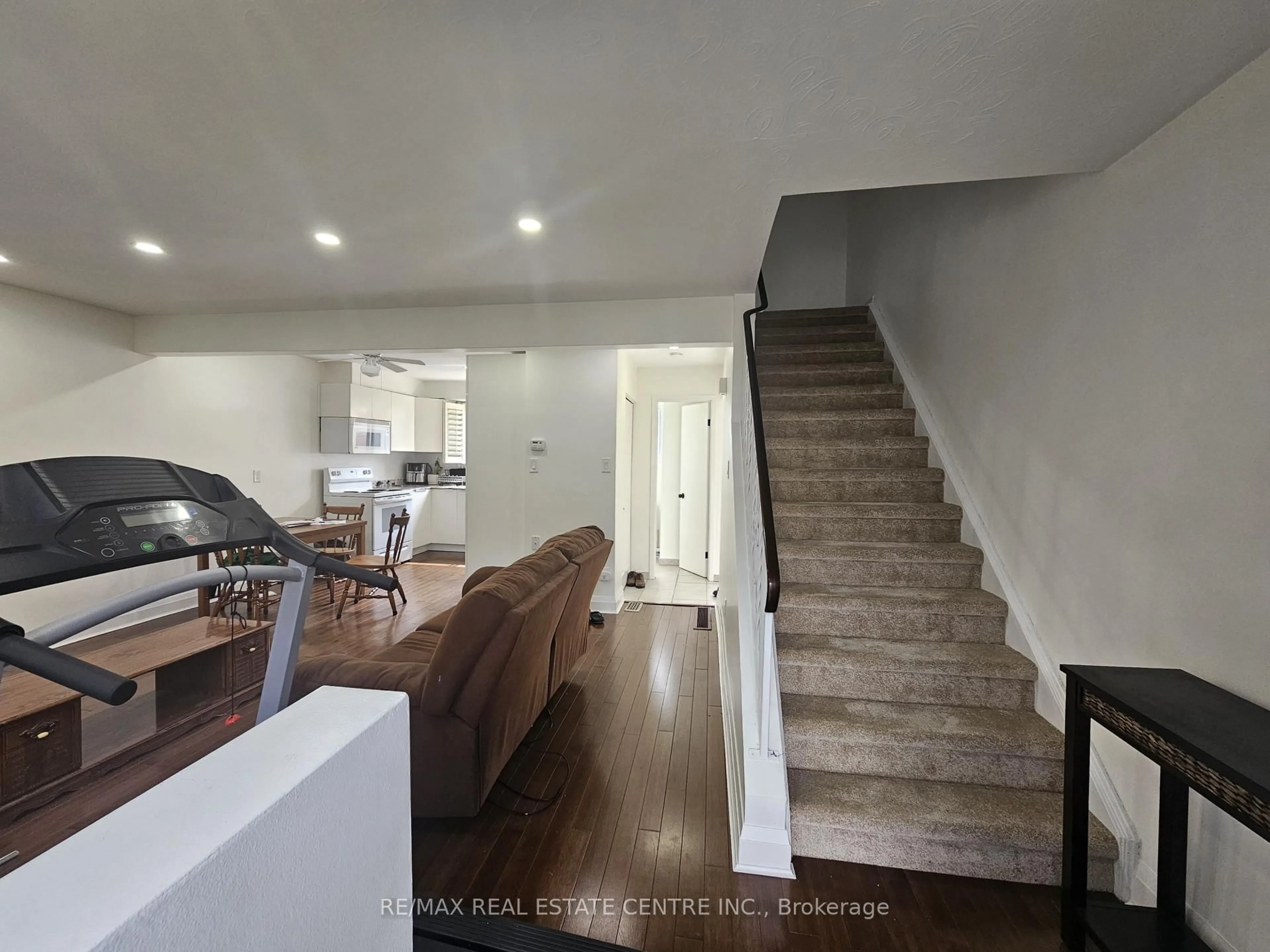 Unknown for 161 BERKINDALE Dr #6, Hamilton Ontario L8E 1M6