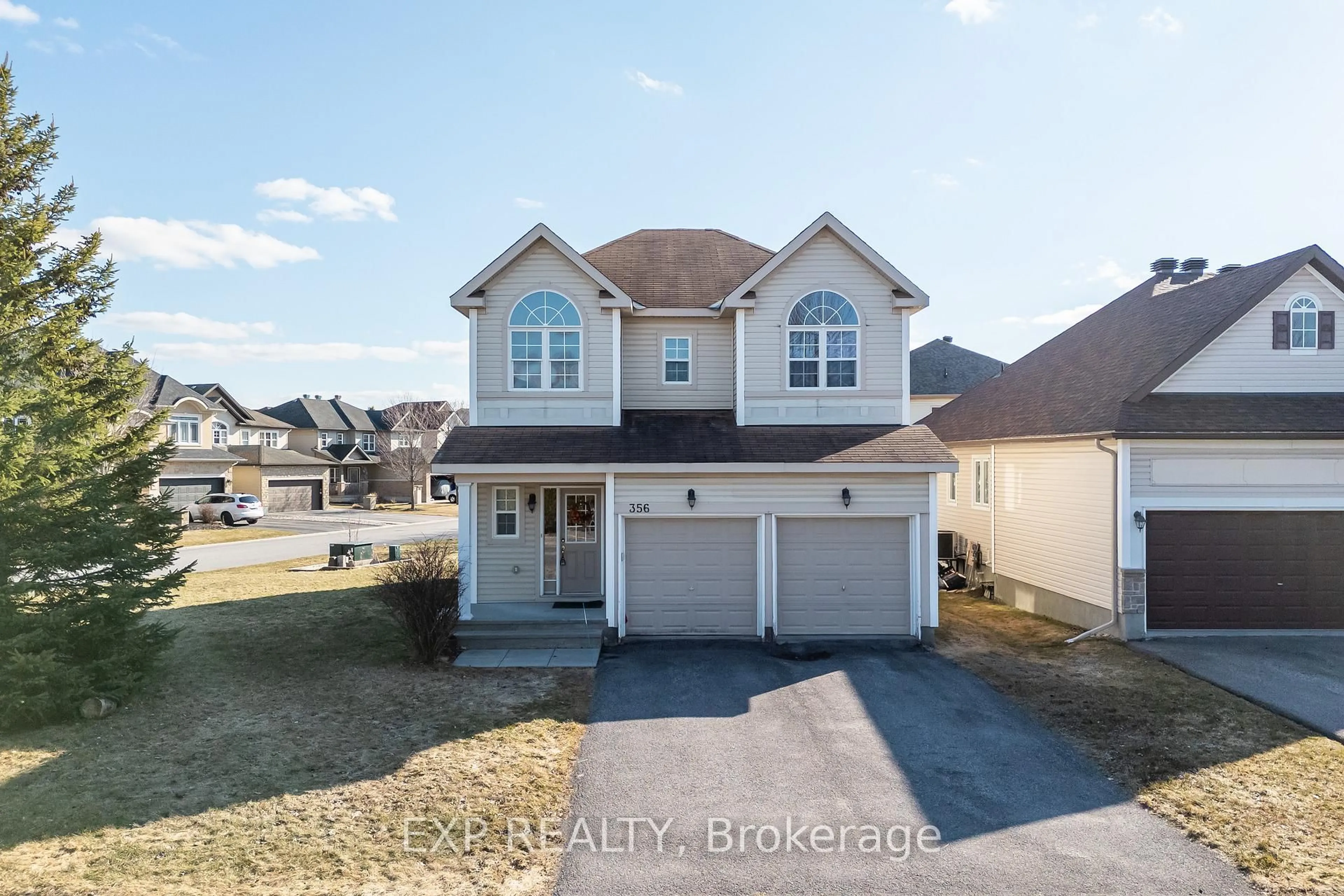 A pic from outside/outdoor area/front of a property/back of a property/a pic from drone, street for 356 West Ridge Dr, Stittsville Ontario K2S 2G8