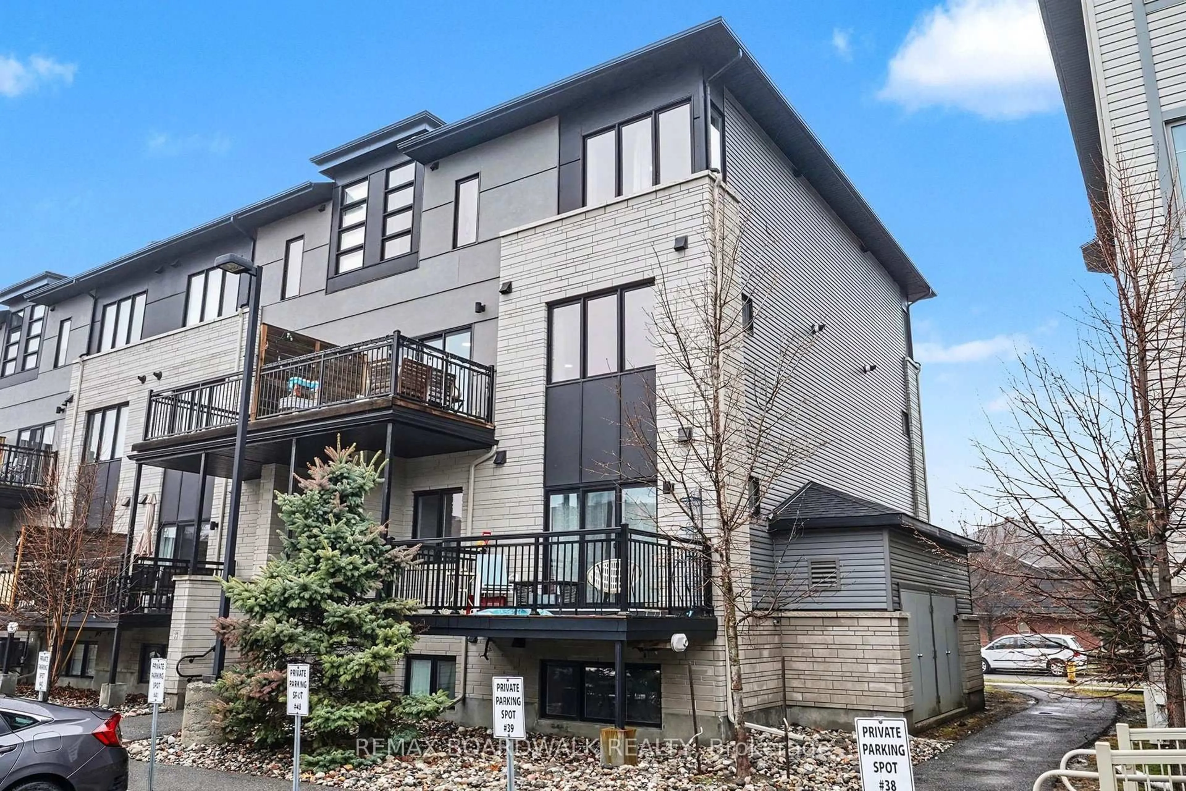 Unknown for 454 Via Verona St #36, Ottawa Ontario K2J 6B3