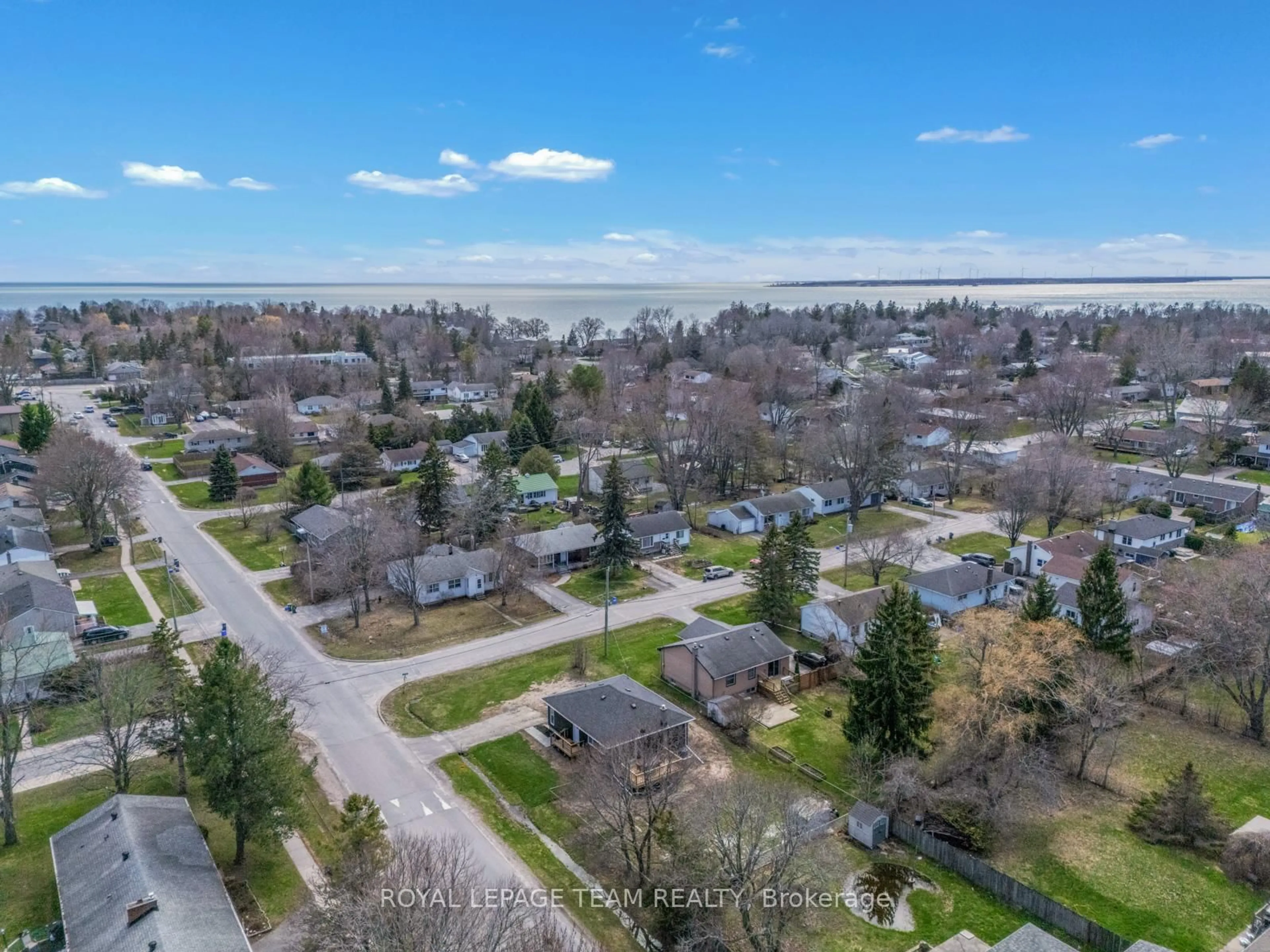 A pic from outside/outdoor area/front of a property/back of a property/a pic from drone, water/lake/river/ocean view for 187 Lakeview Ave, Kingston Ontario K7M 3V2