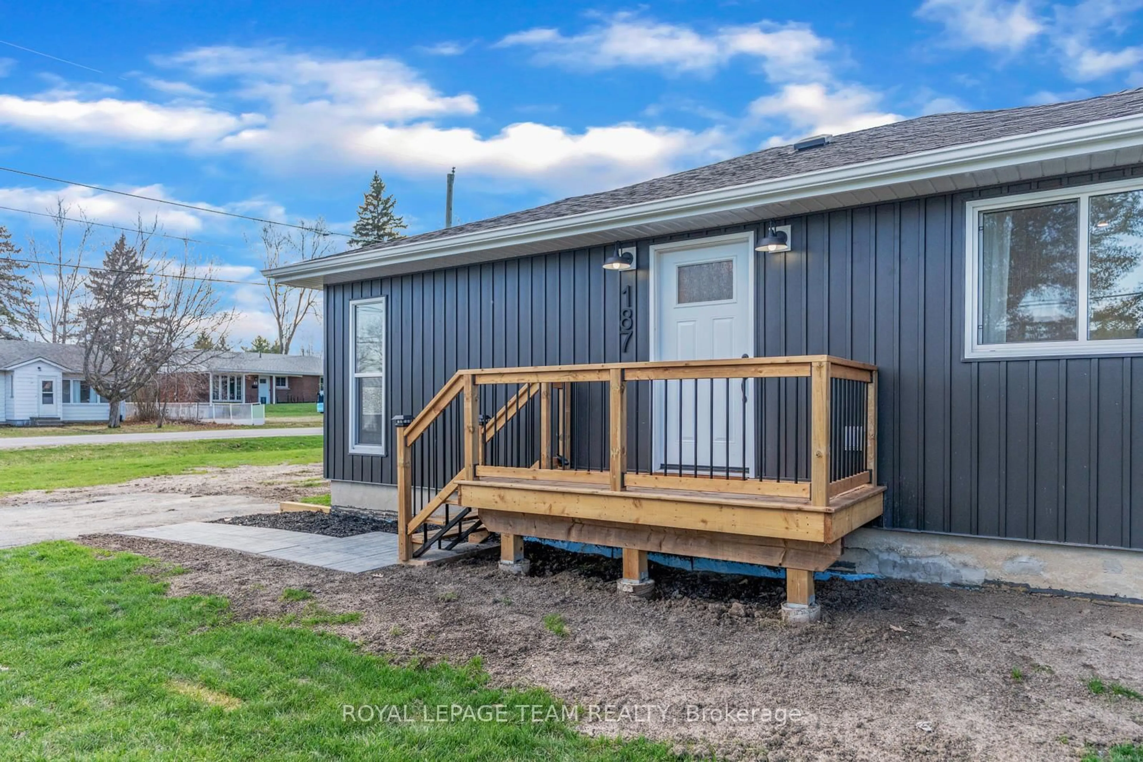 Unknown for 187 Lakeview Ave, Kingston Ontario K7M 3V2