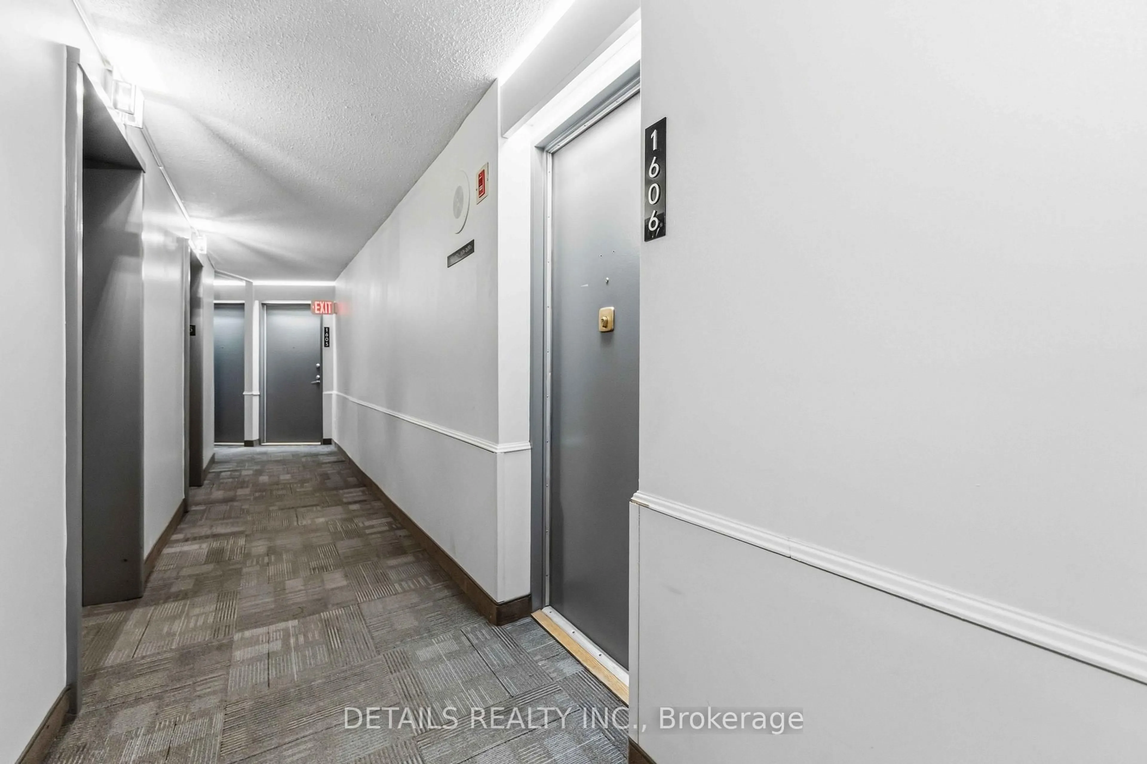 Indoor foyer for 1380 Prince Of Wales Dr #1606, Ottawa Ontario K2C 3N5