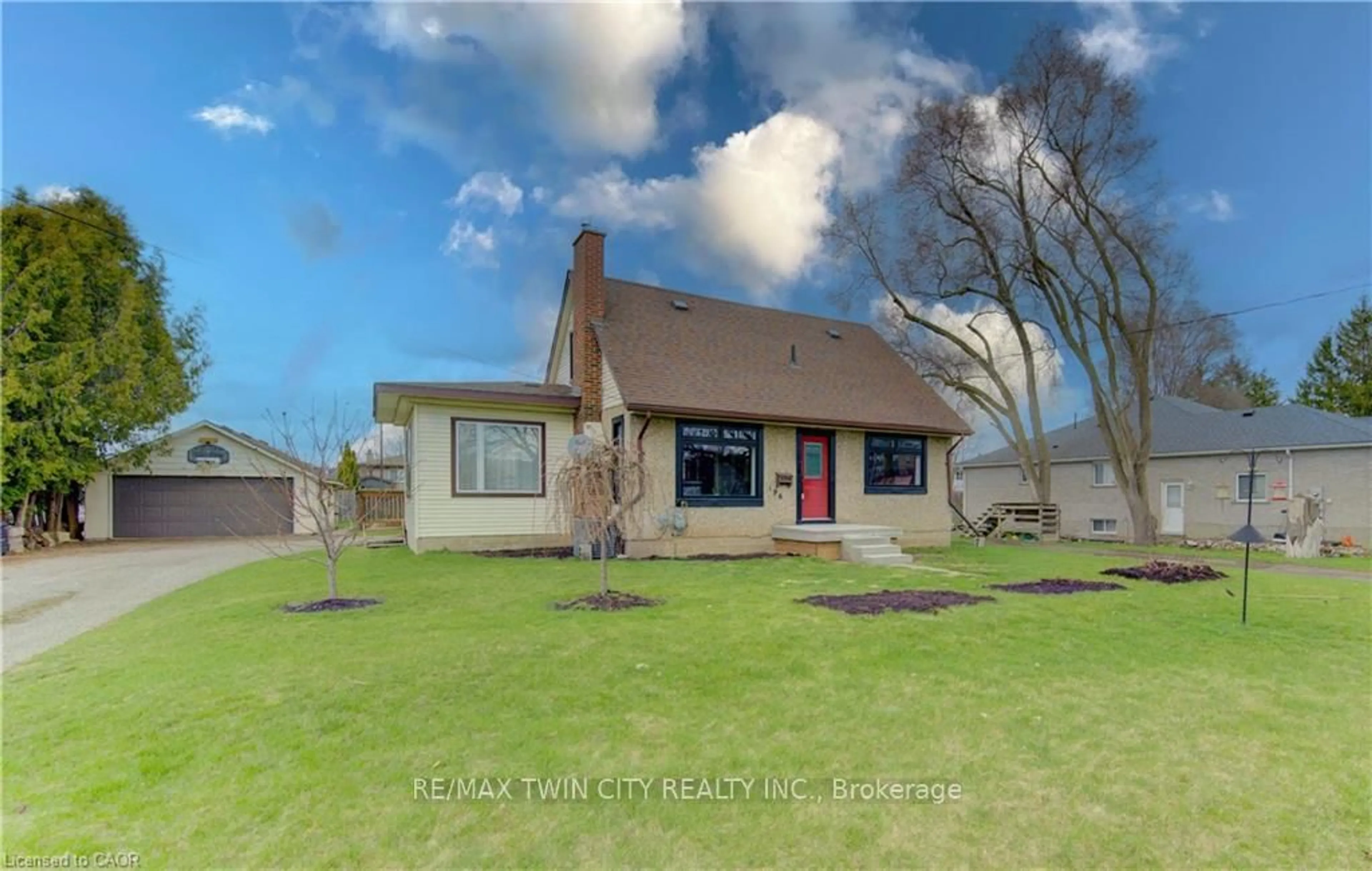 A pic from outside/outdoor area/front of a property/back of a property/a pic from drone, street for 196 MYERS Rd, Cambridge Ontario N1R 7H1