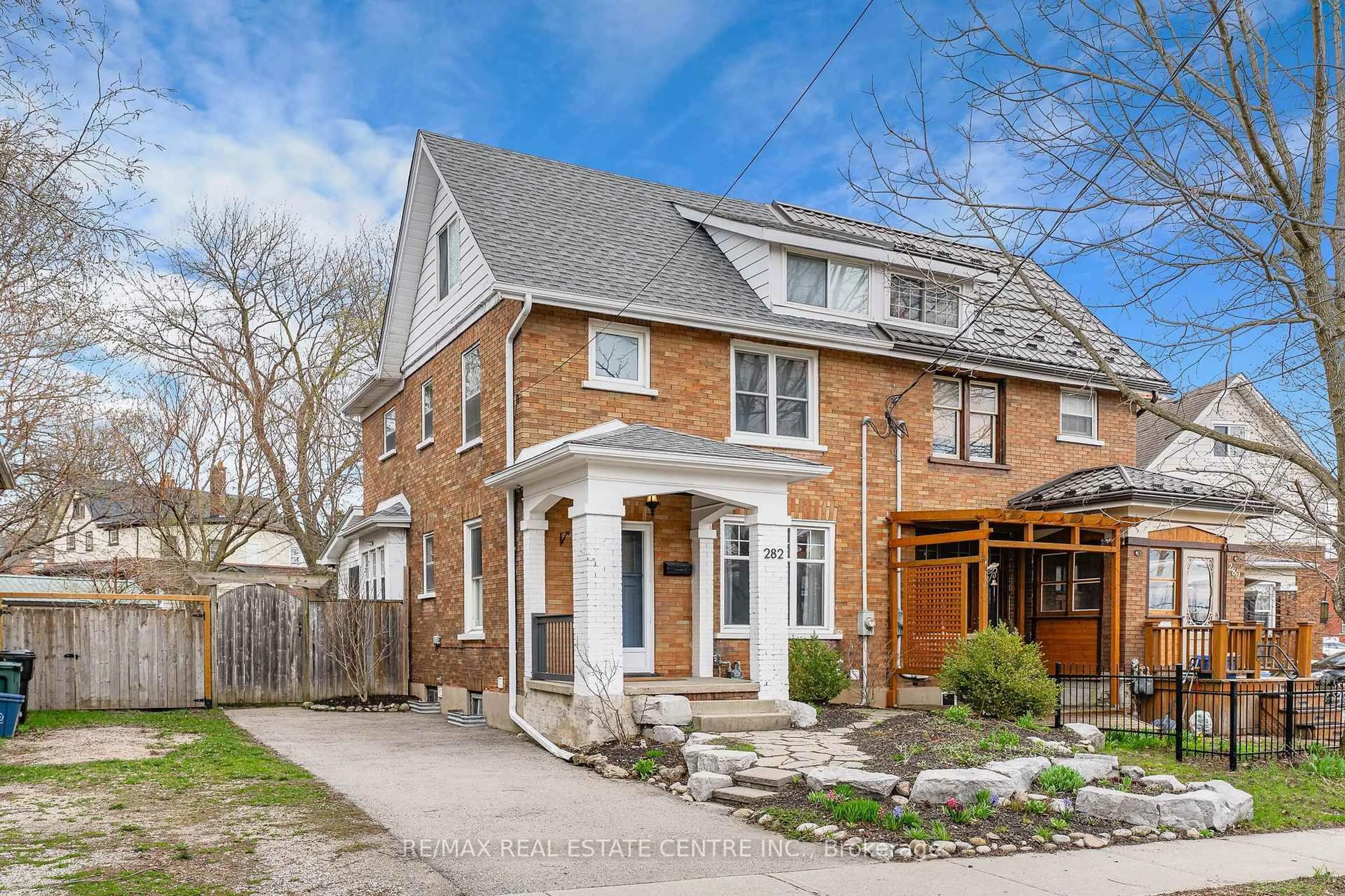 Home with brick exterior material, street for 282 Park St, Kitchener Ontario N2G 1N1