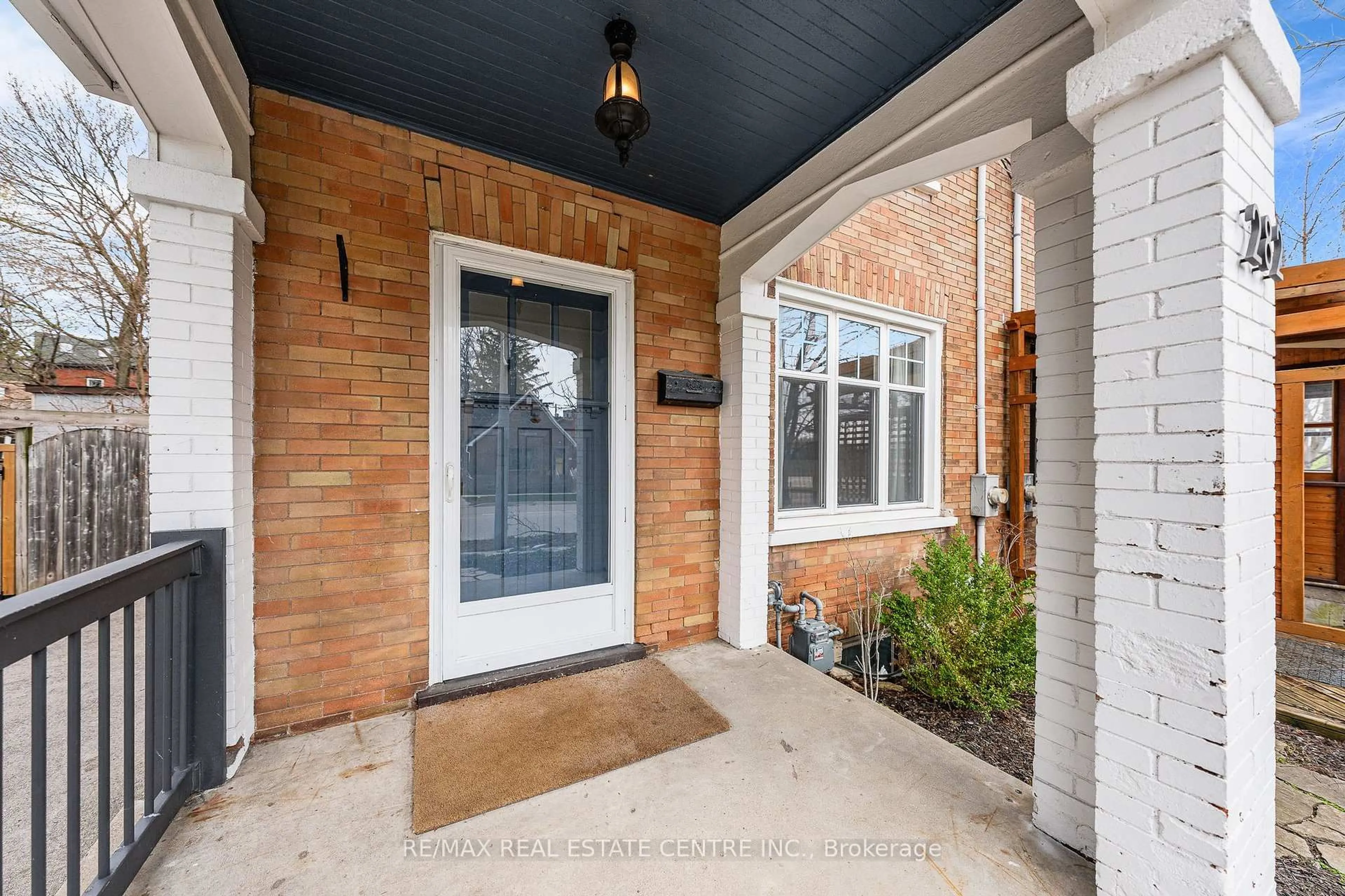 Home with brick exterior material, street for 282 Park St, Kitchener Ontario N2G 1N1