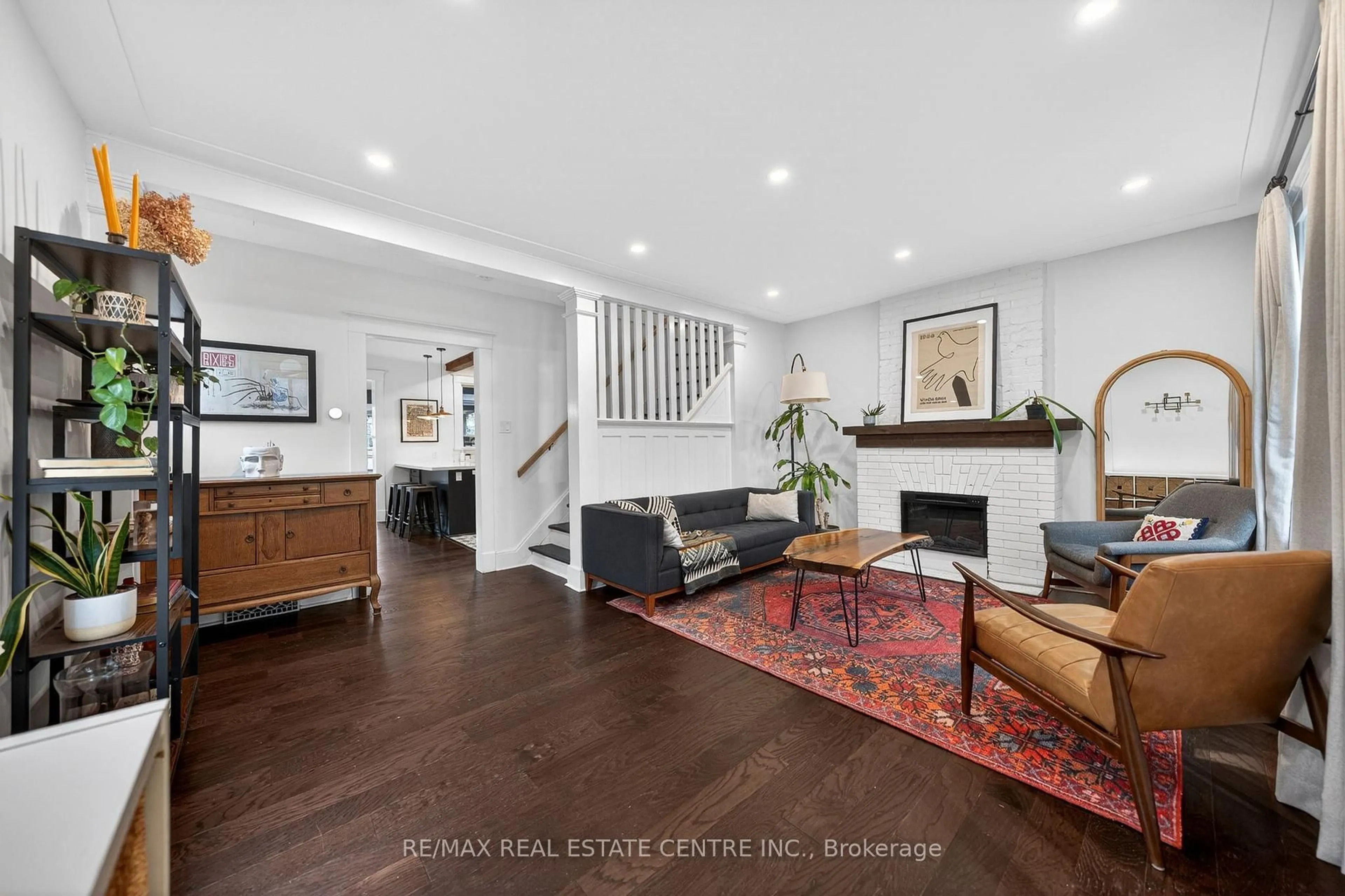 Living room with furniture, unknown for 282 Park St, Kitchener Ontario N2G 1N1