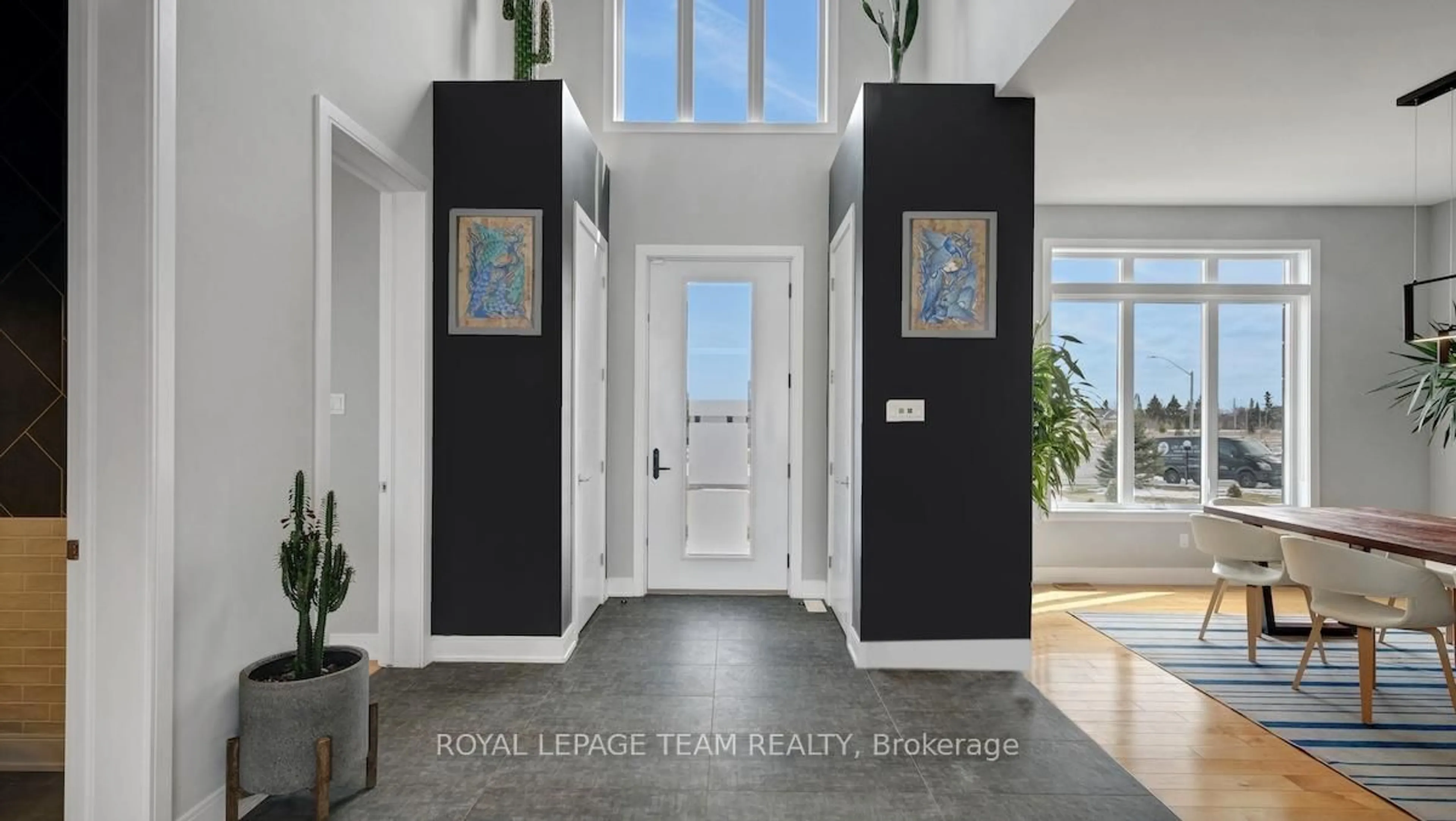 Indoor entryway for 349 Shoreway Dr, Greely Ontario K4P 0G2