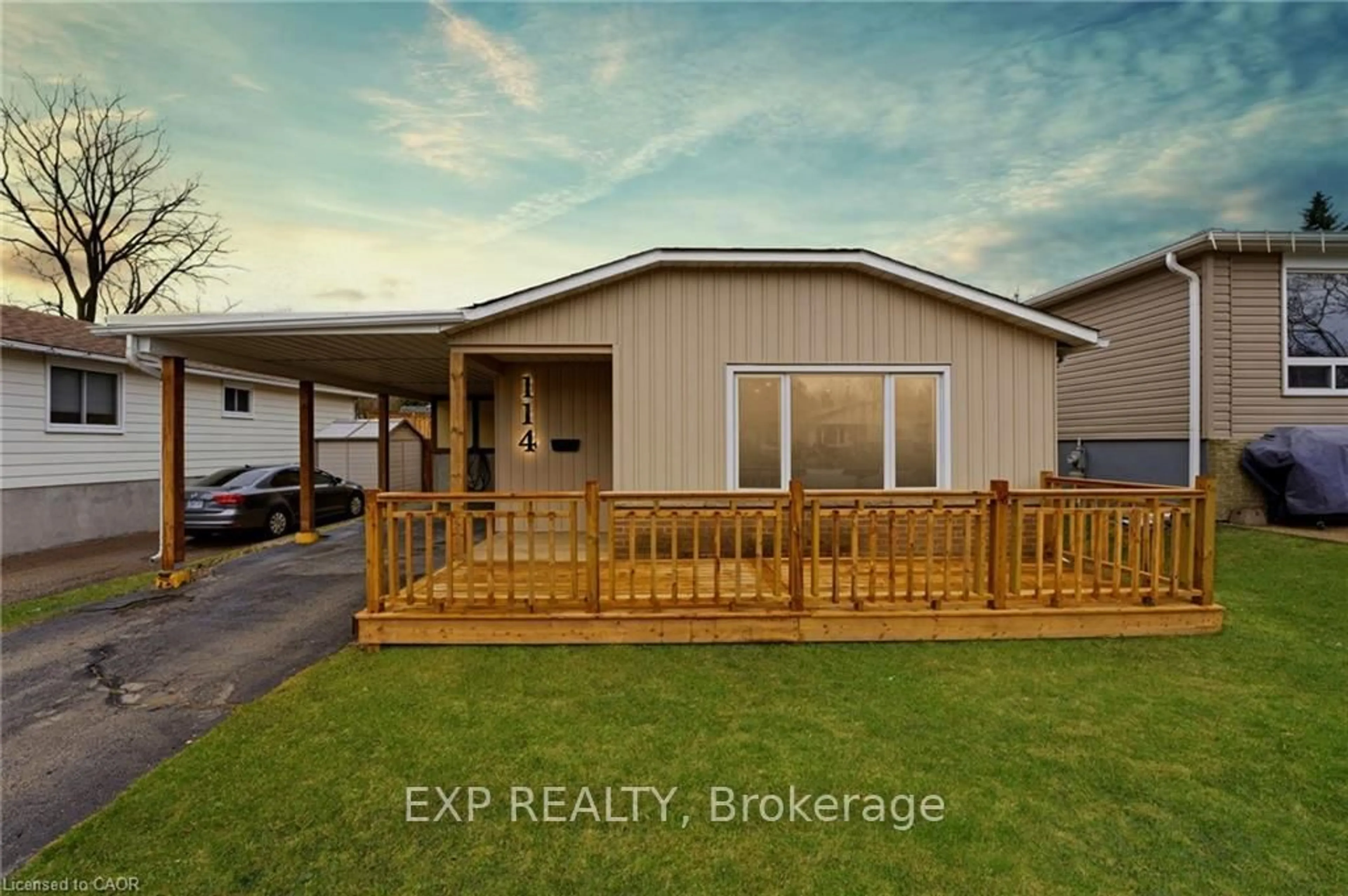 A pic from outside/outdoor area/front of a property/back of a property/a pic from drone, unknown for 114 Christopher Dr, Waterloo Ontario N2J 4J7