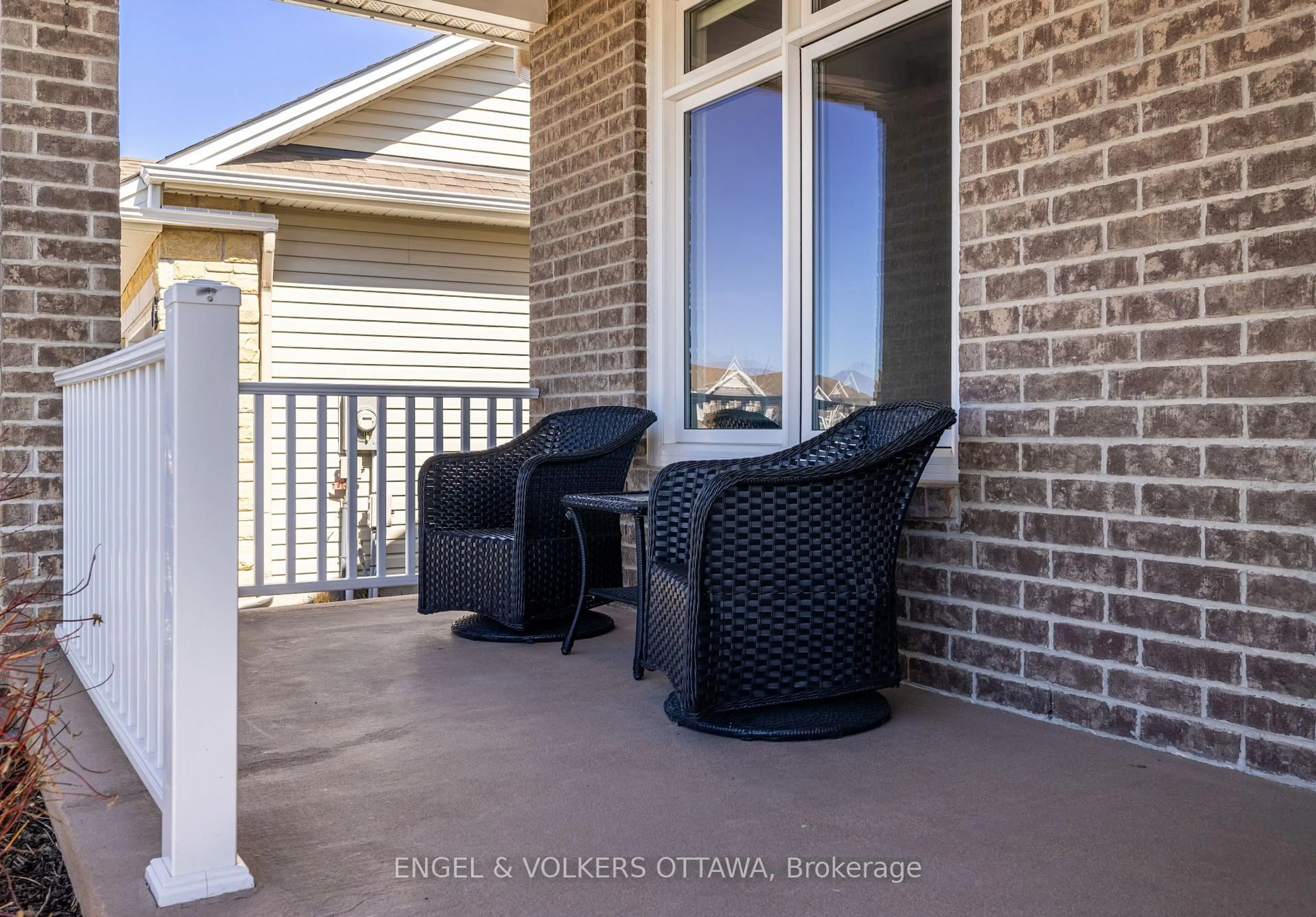 Patio, water/lake/river/ocean view for 865 Tewin Circ, Ottawa Ontario K4A 1K1