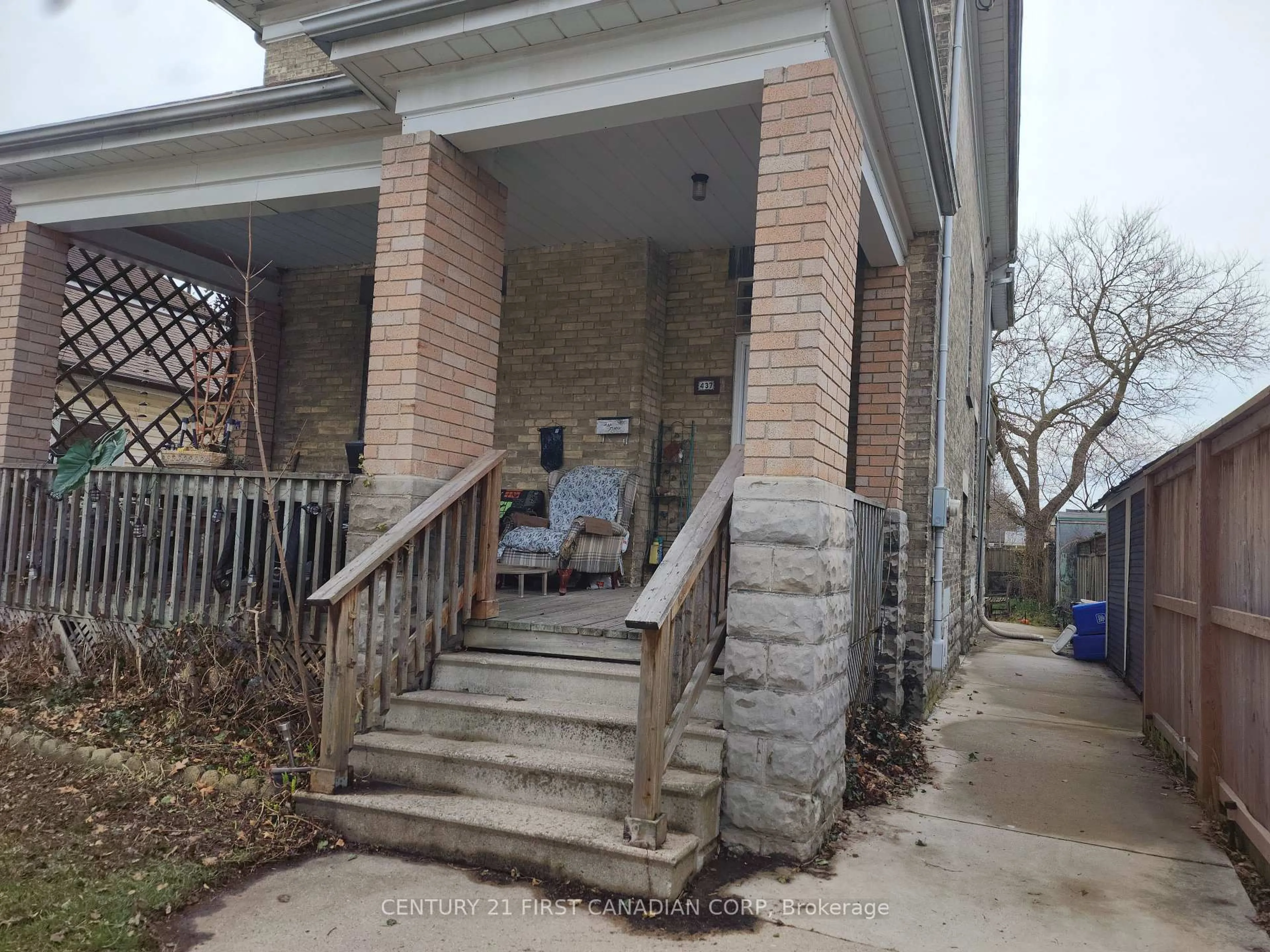 Unknown for 437 Ontario St, London East Ontario N5W 3W8