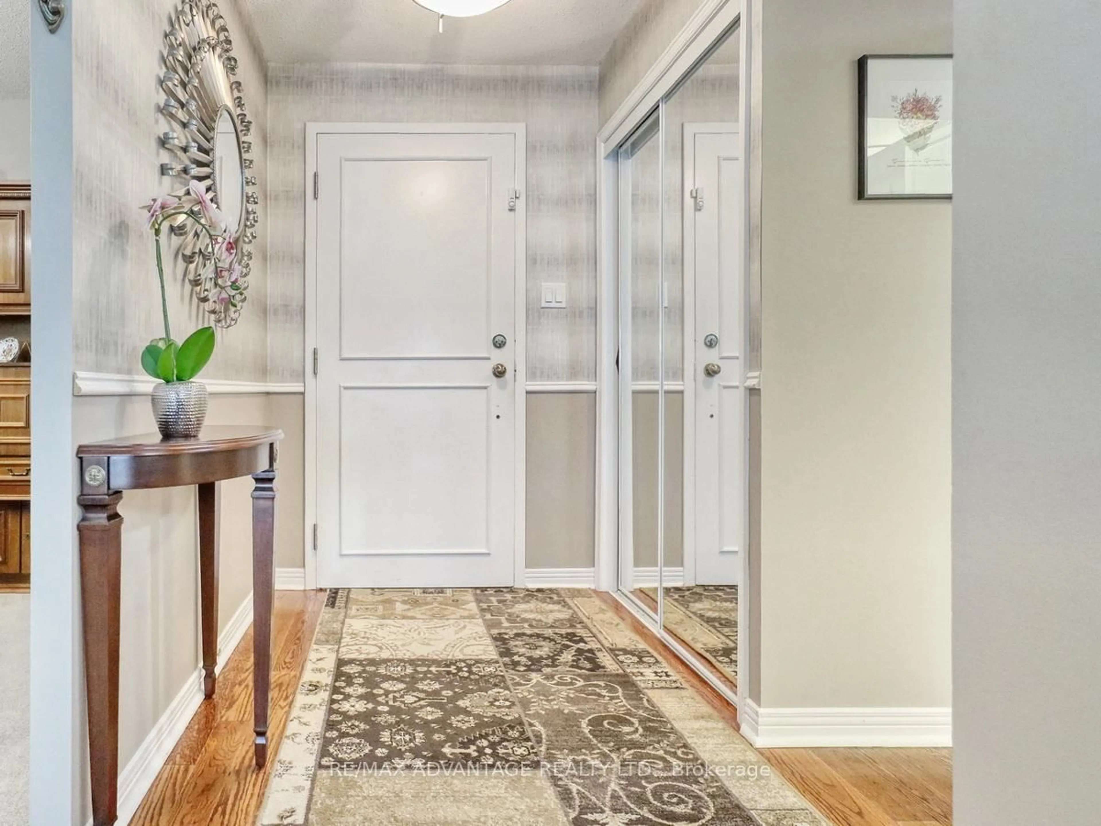 Indoor entryway for 693 Windermere Rd #307, London North Ontario N5X 2P1
