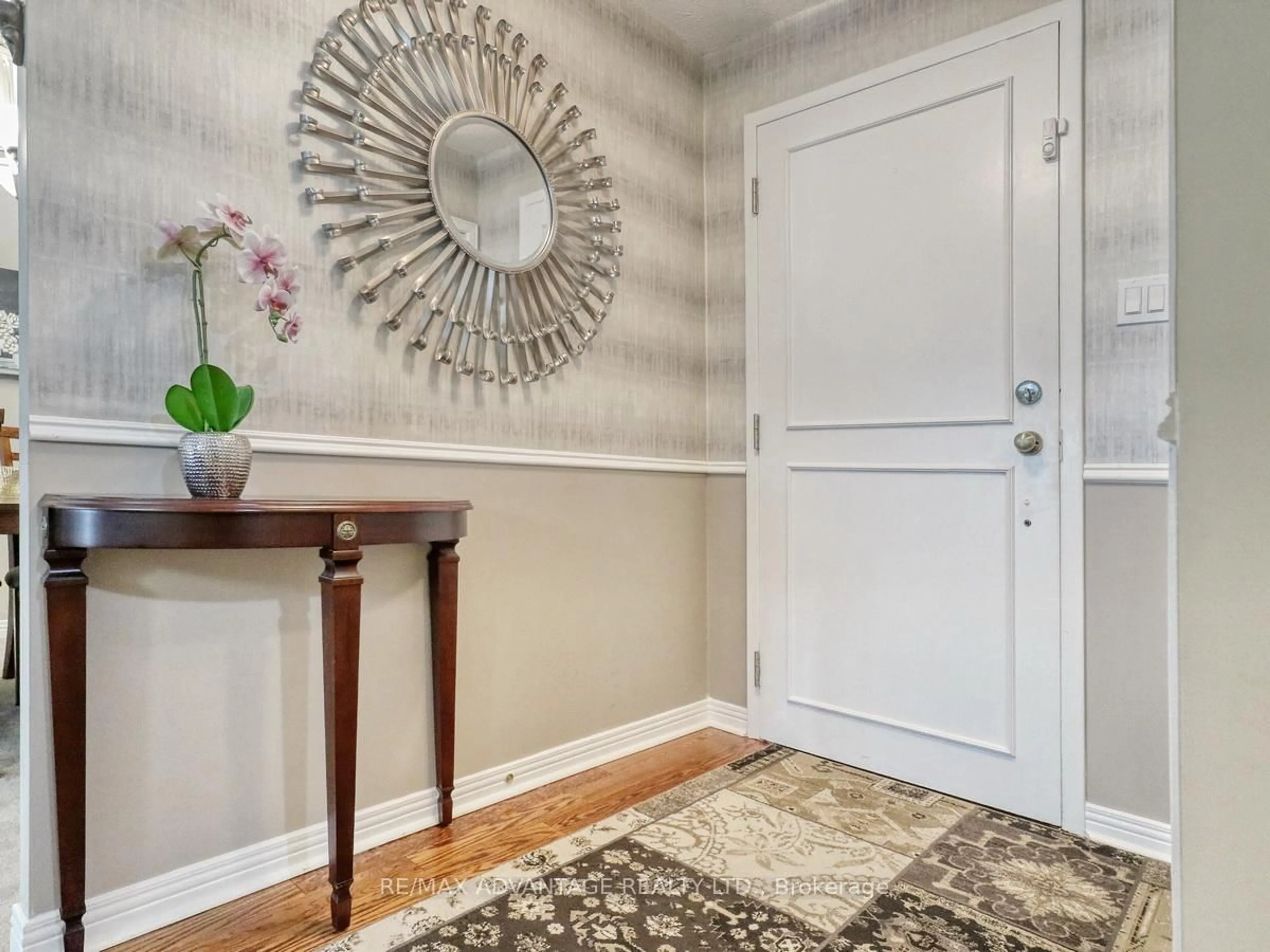 Indoor entryway for 693 Windermere Rd #307, London North Ontario N5X 2P1