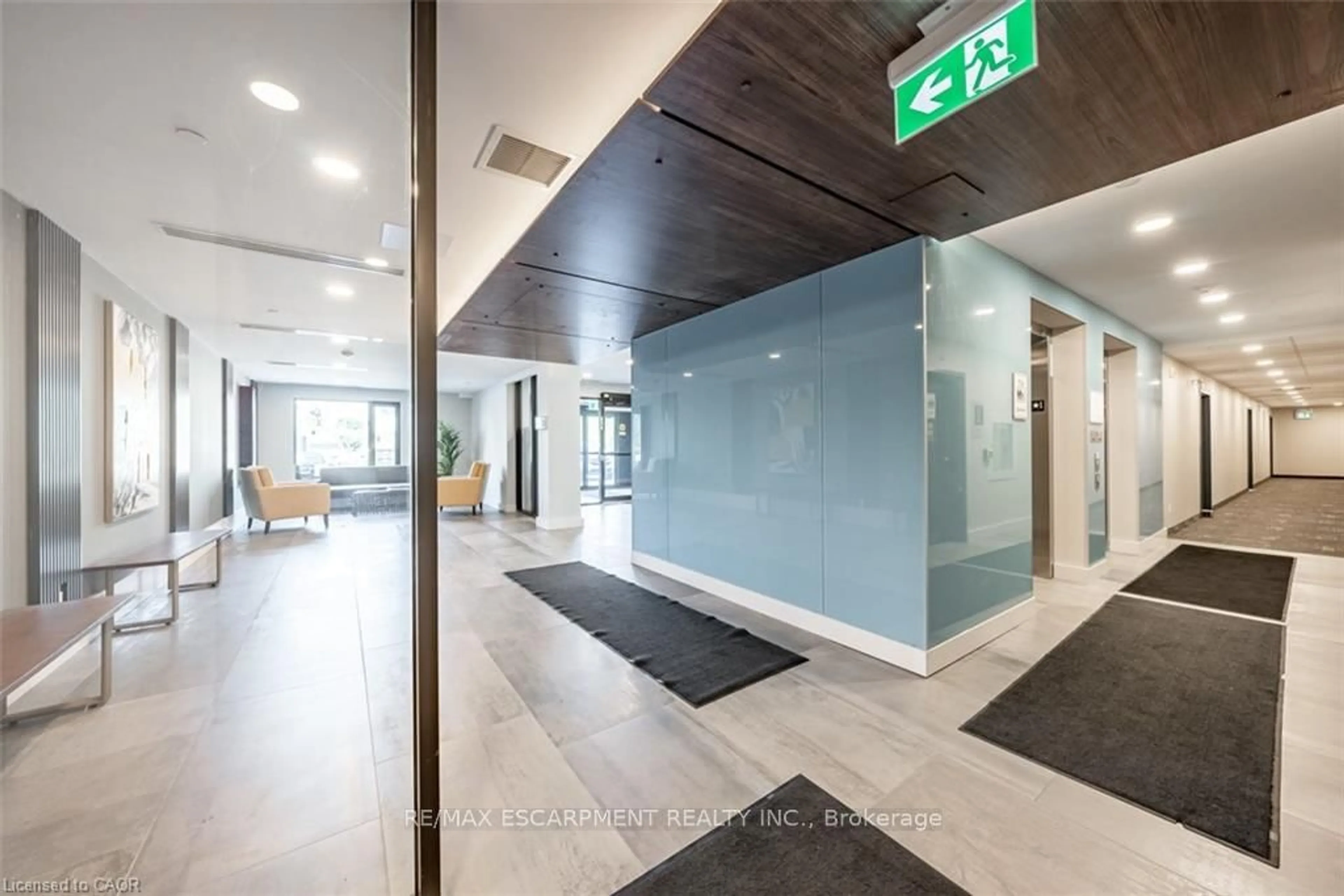 Indoor foyer for 64 Main St #303, Haldimand Ontario N0A 1H0