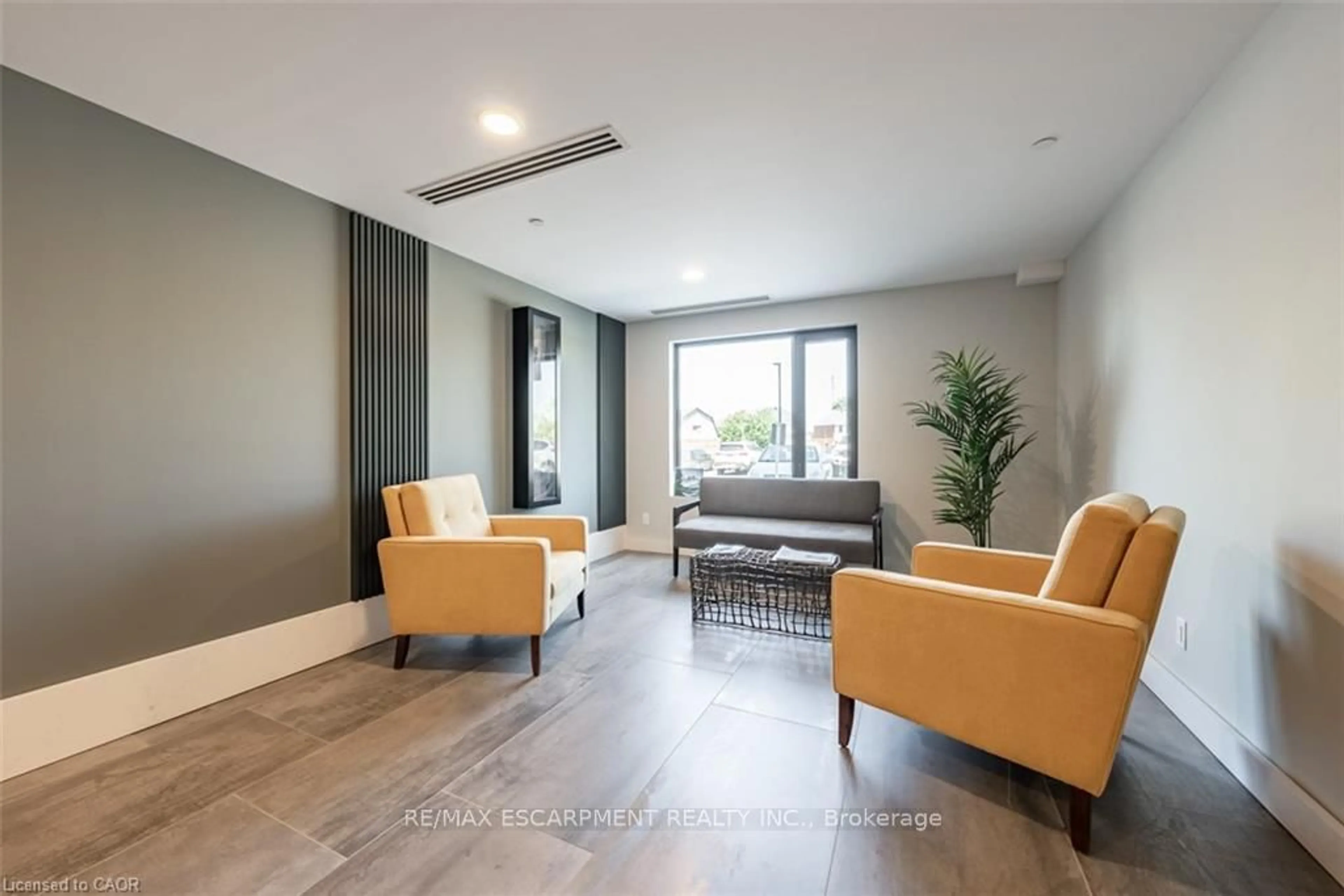 Unknown for 64 Main St #303, Haldimand Ontario N0A 1H0