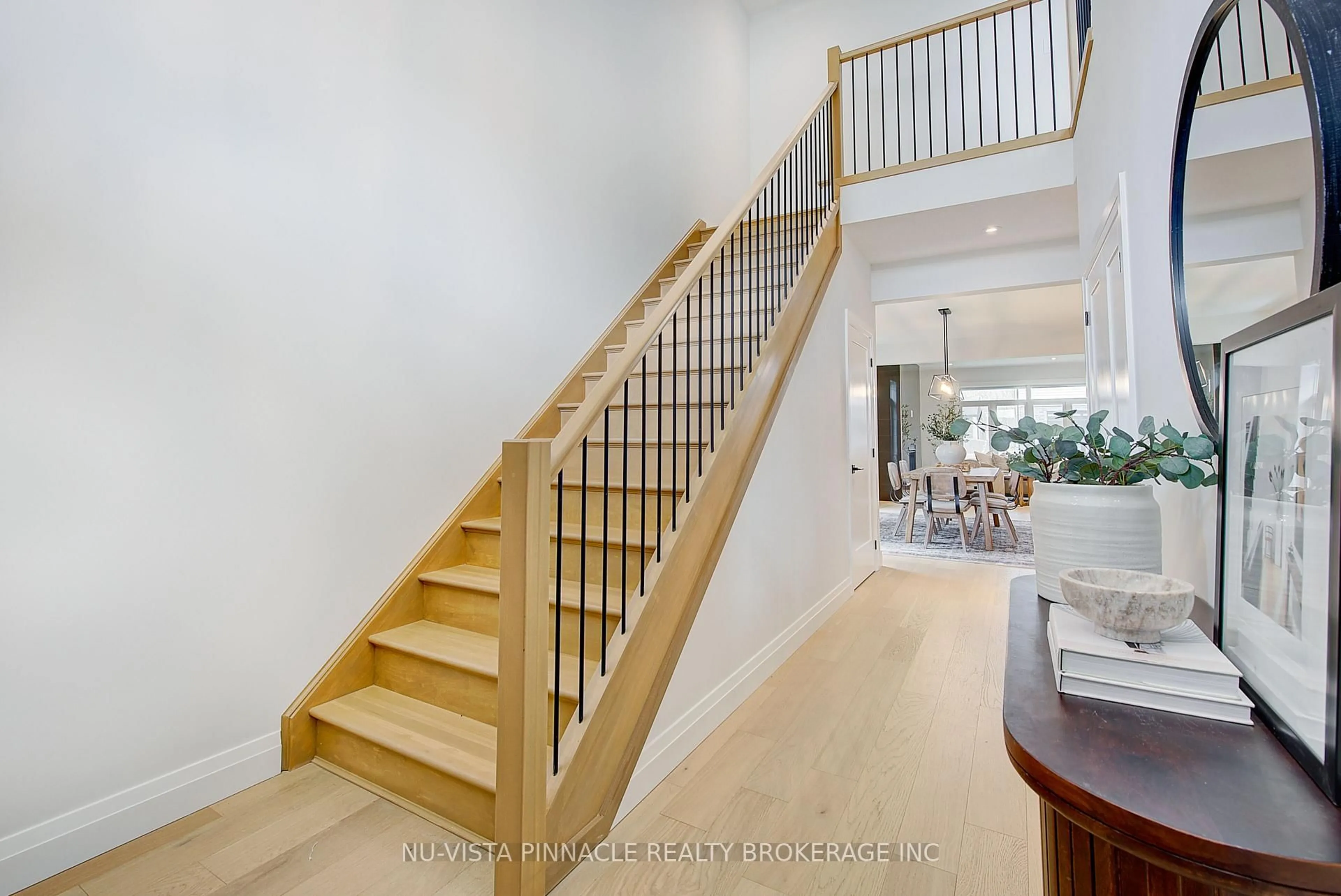 Stairs for 1685 BRAYFORD Ave, London South Ontario N6K 0H1