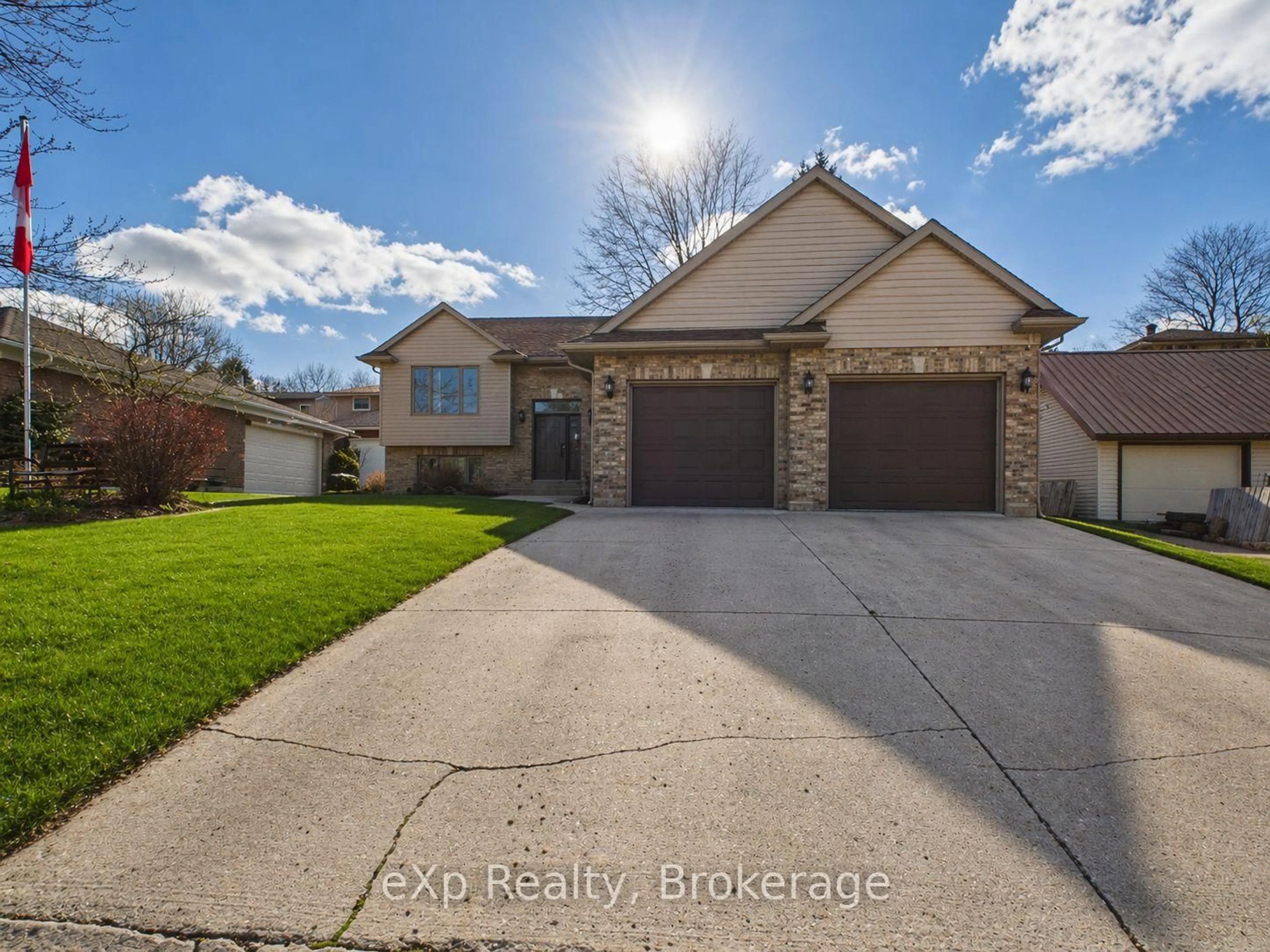 Unknown for 701 Alma St, Brockton Ontario N0G 2V0