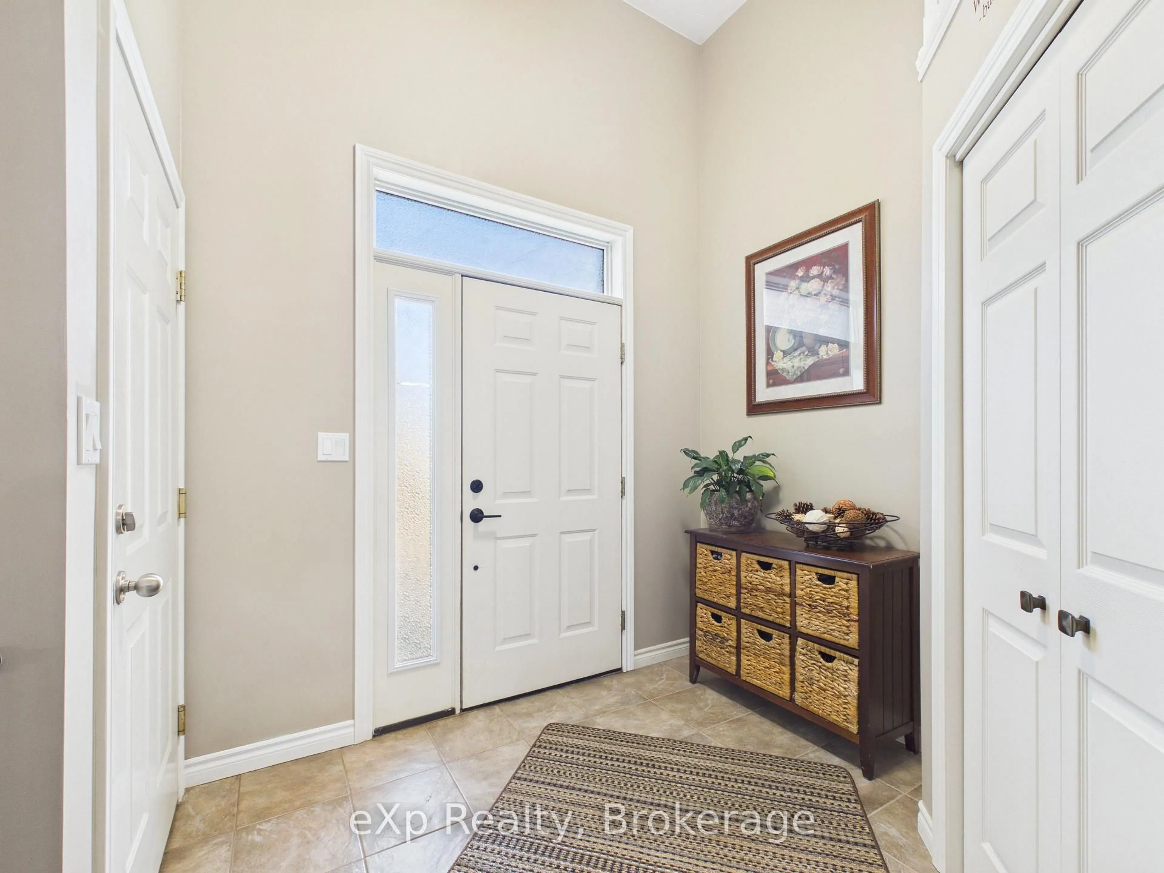 Indoor entryway for 701 Alma St, Brockton Ontario N0G 2V0