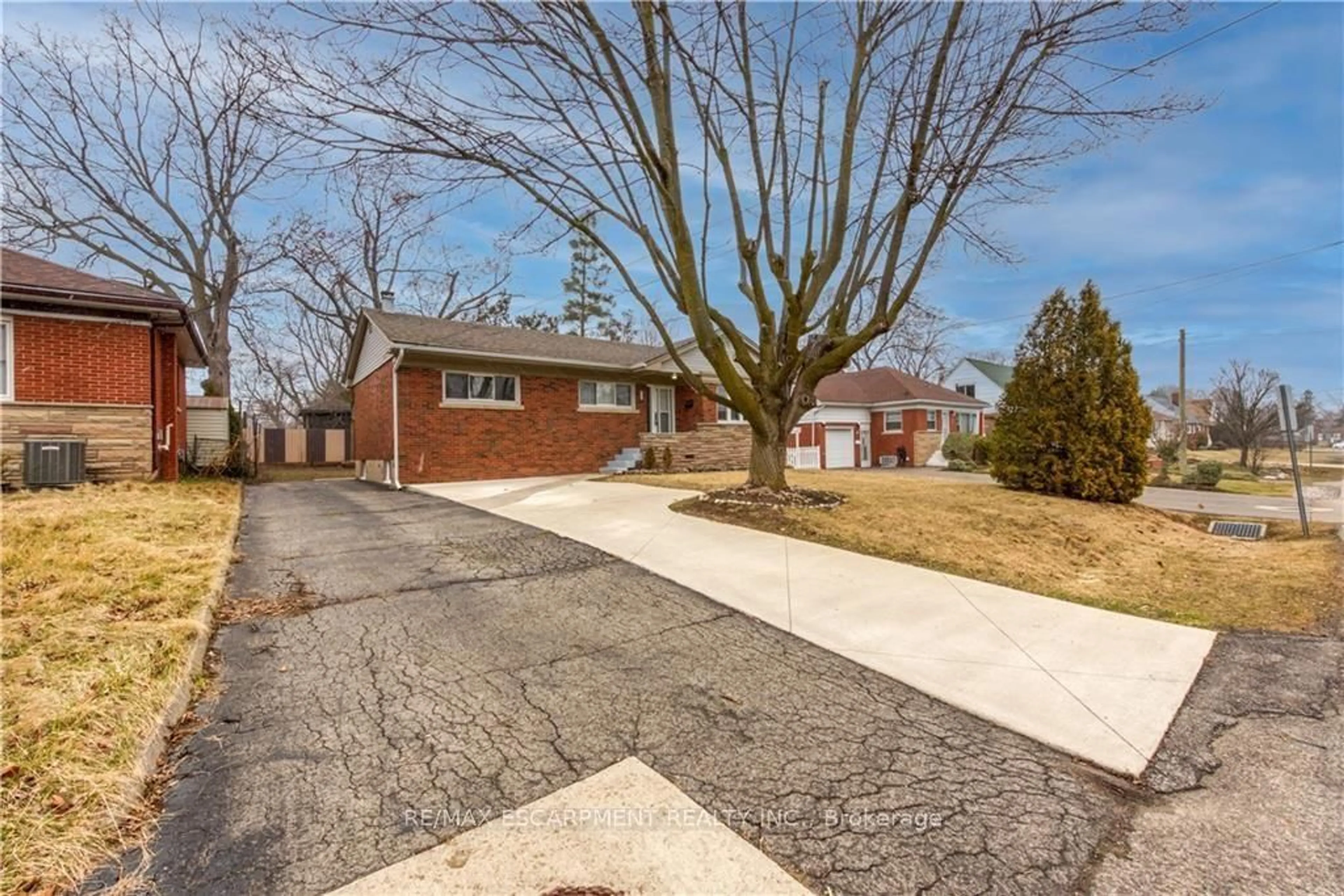 Home with brick exterior material, street for 39 BLAND Ave, Hamilton Ontario L8G 3R2