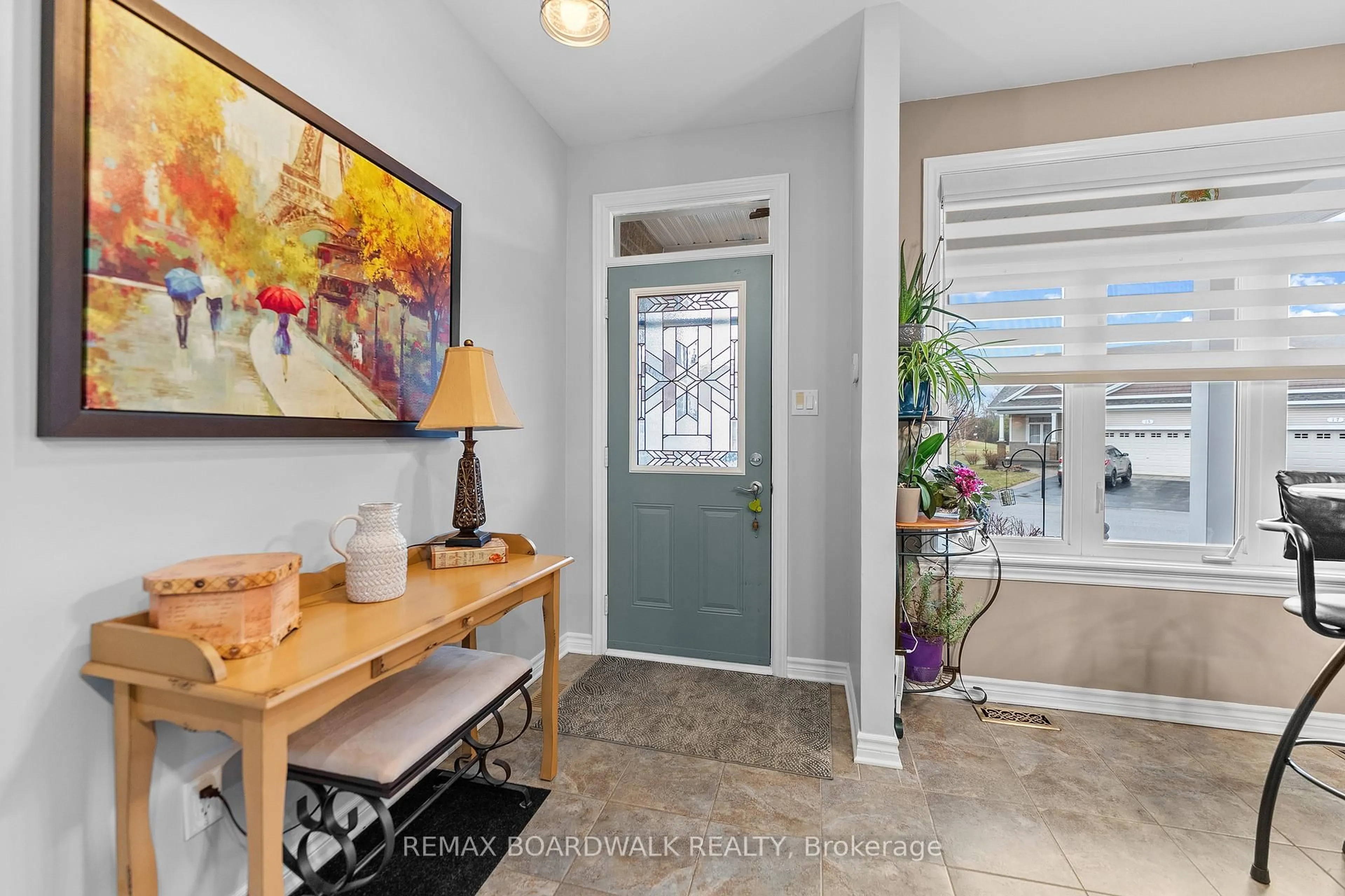 Indoor entryway for 12 Royalty Way, North Grenville Ontario K0G 1J0