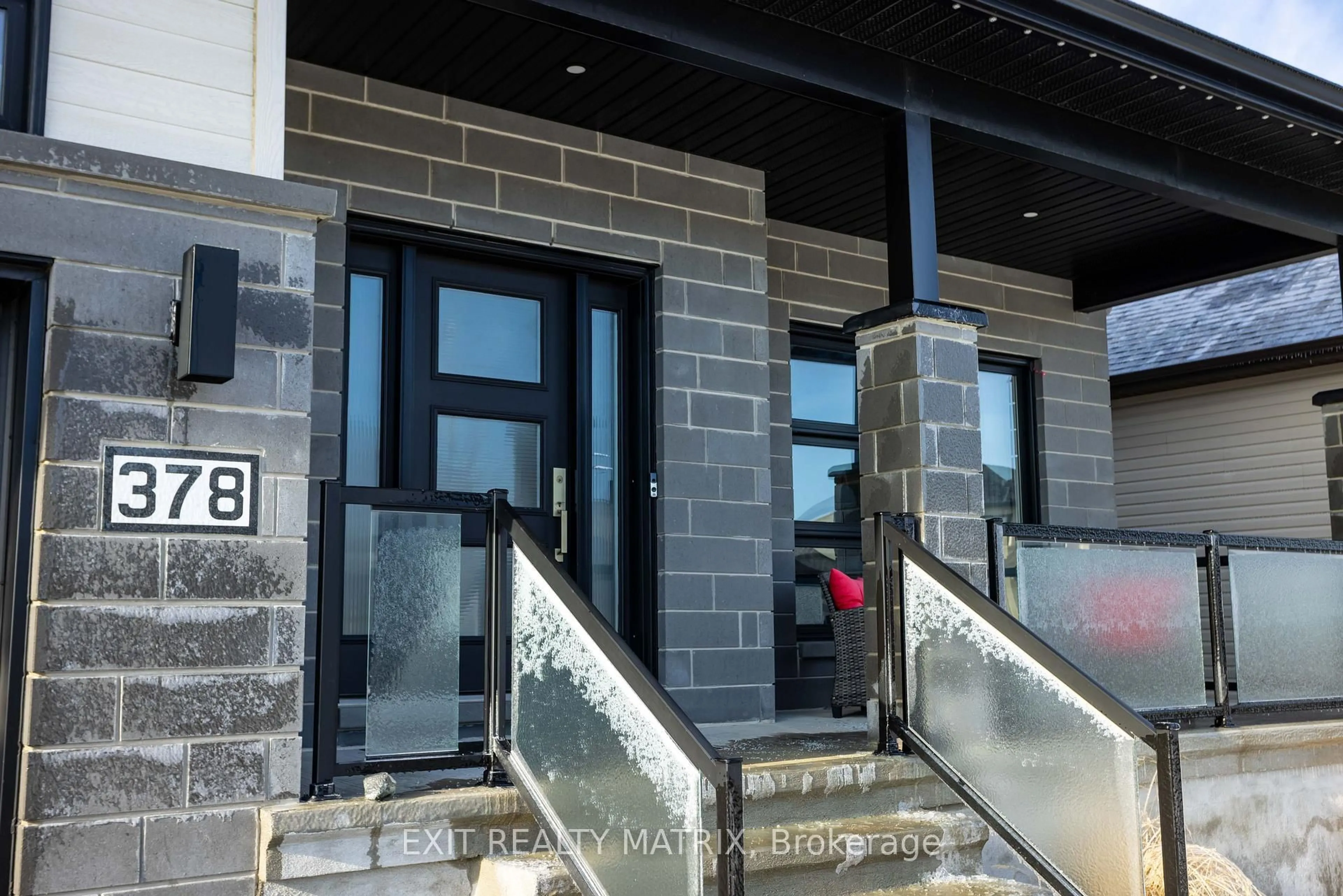 Indoor foyer for 378 Dore St, Casselman Ontario K0A 1M0