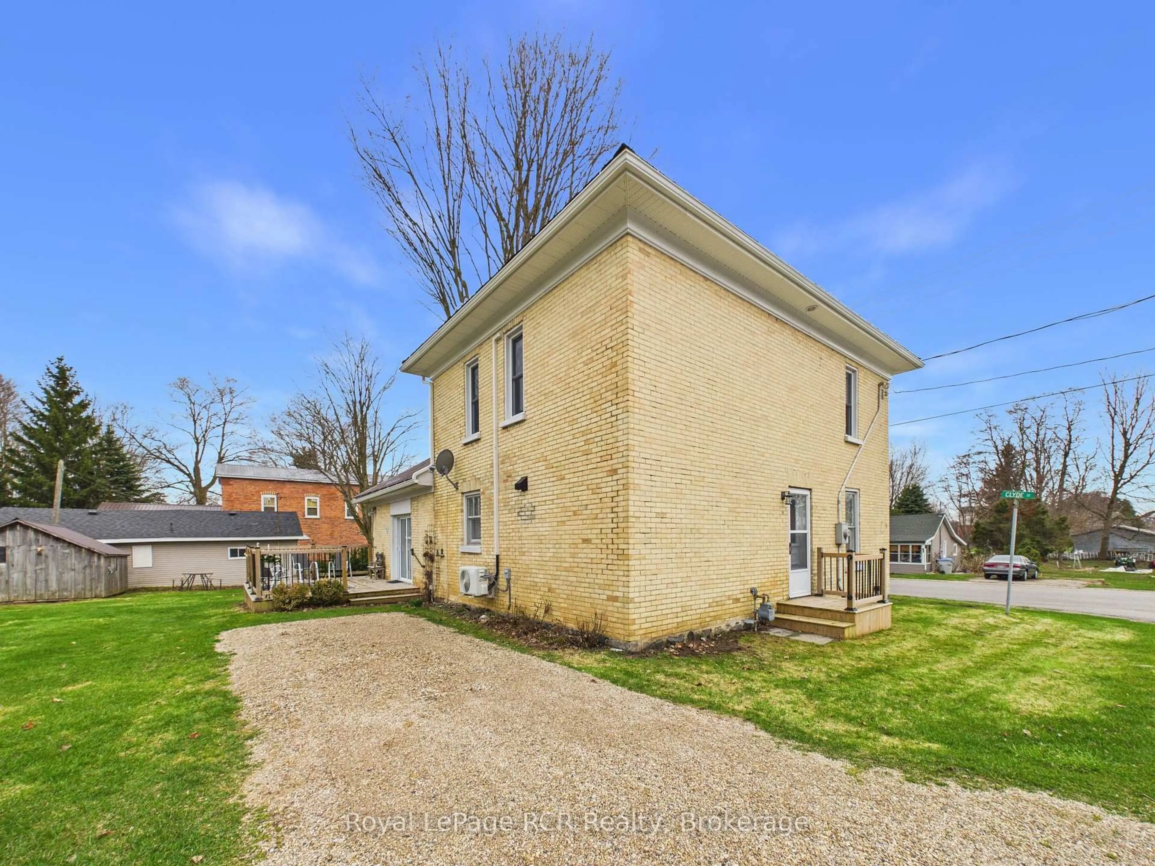 A pic from outside/outdoor area/front of a property/back of a property/a pic from drone, street for 45 Clyde St, Morris Turnberry Ontario N0G 1G0