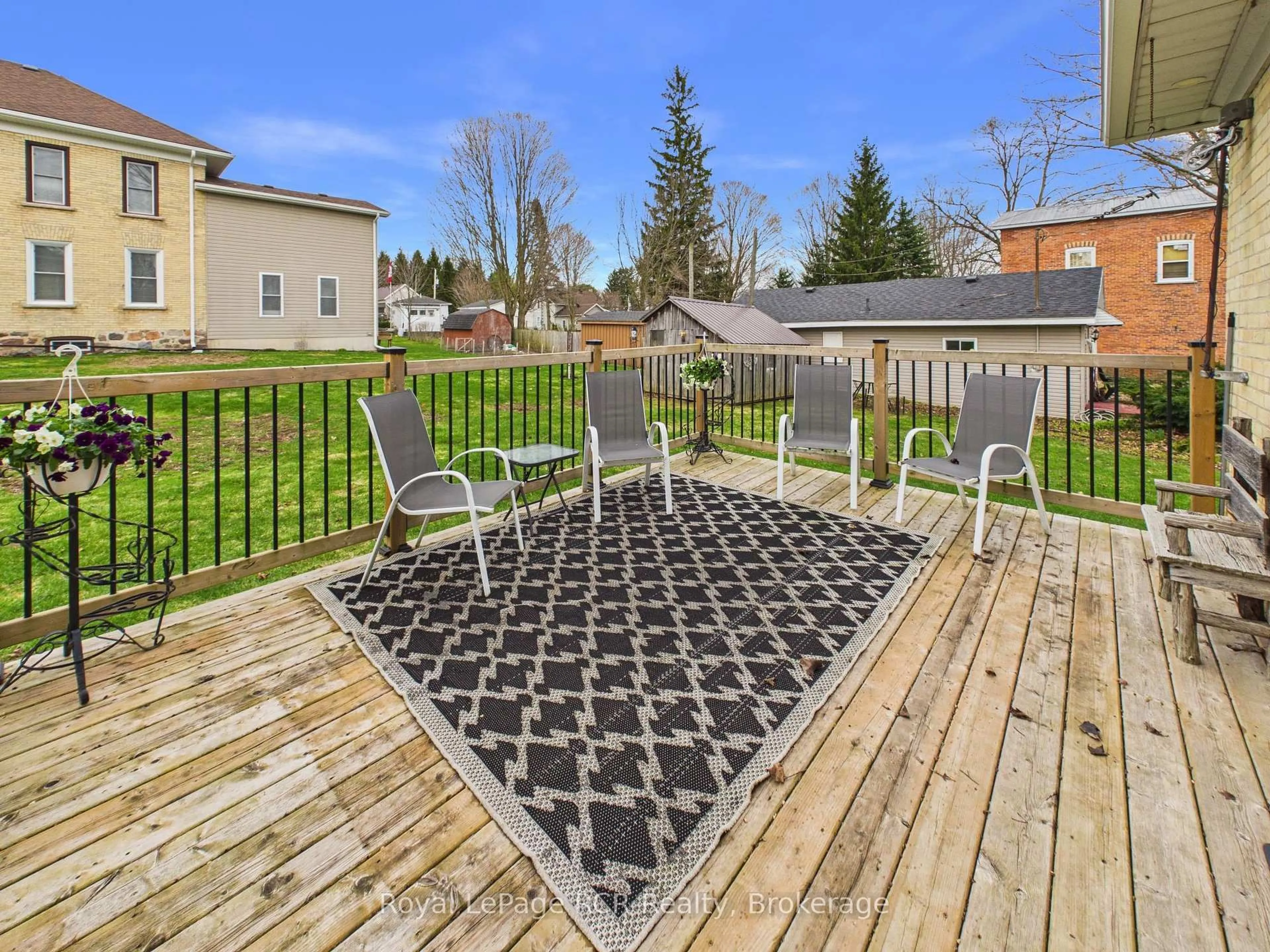 Patio, street for 45 Clyde St, Morris Turnberry Ontario N0G 1G0
